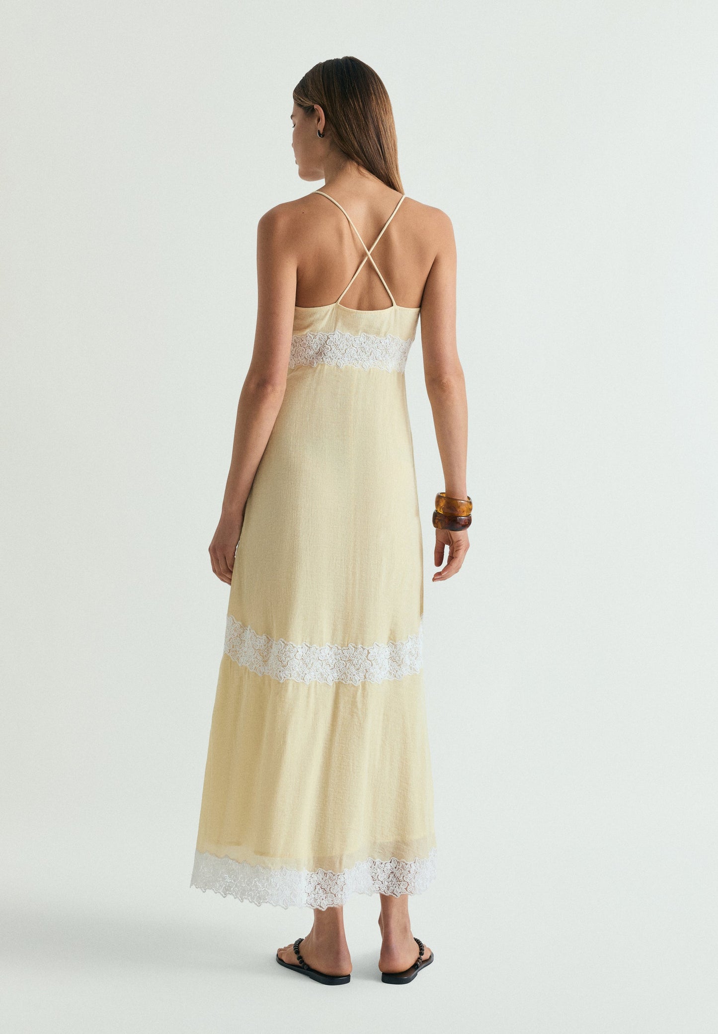 VESTIDO LACE PORMENOR DE RENDA