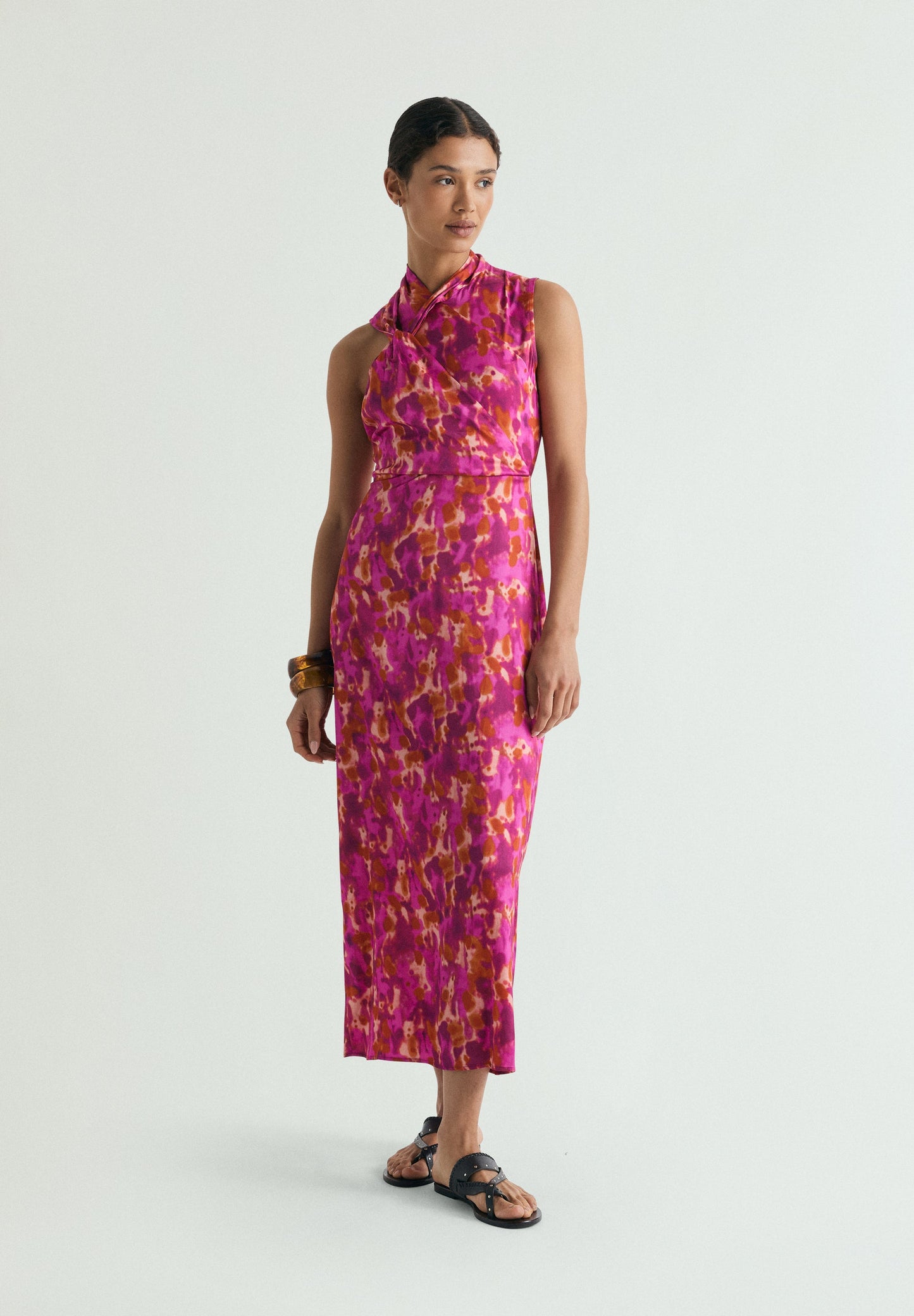 VESTIDO EM PADRÃO MULTICOLOR