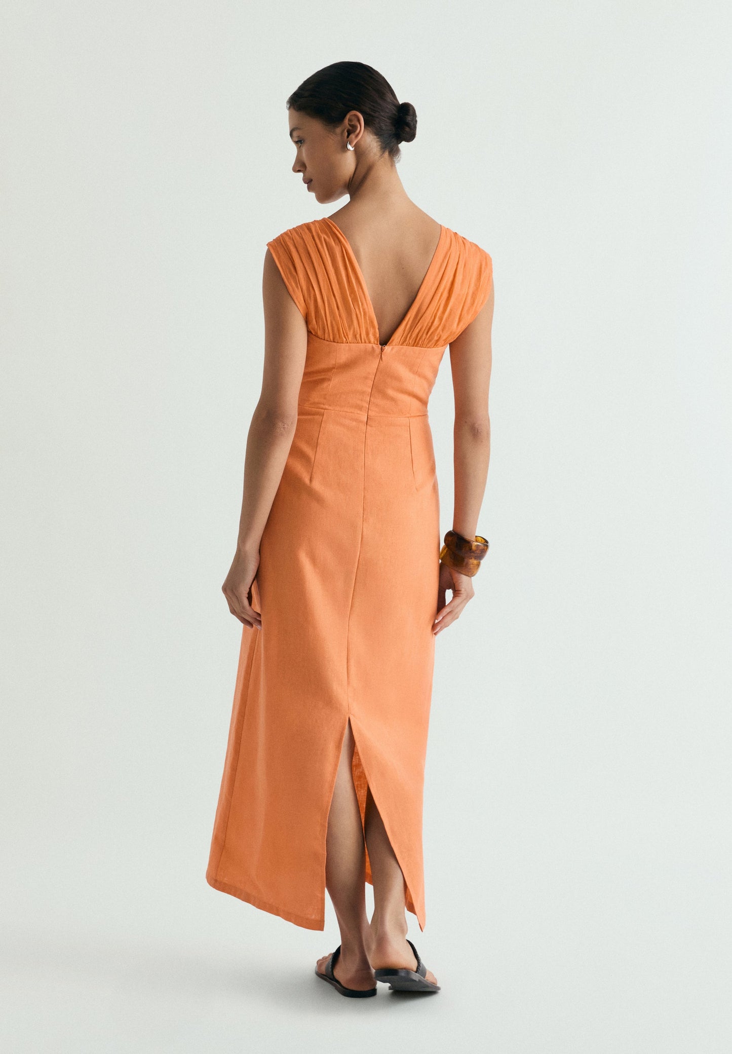 VESTIDO EM LINHO DRAPEADO