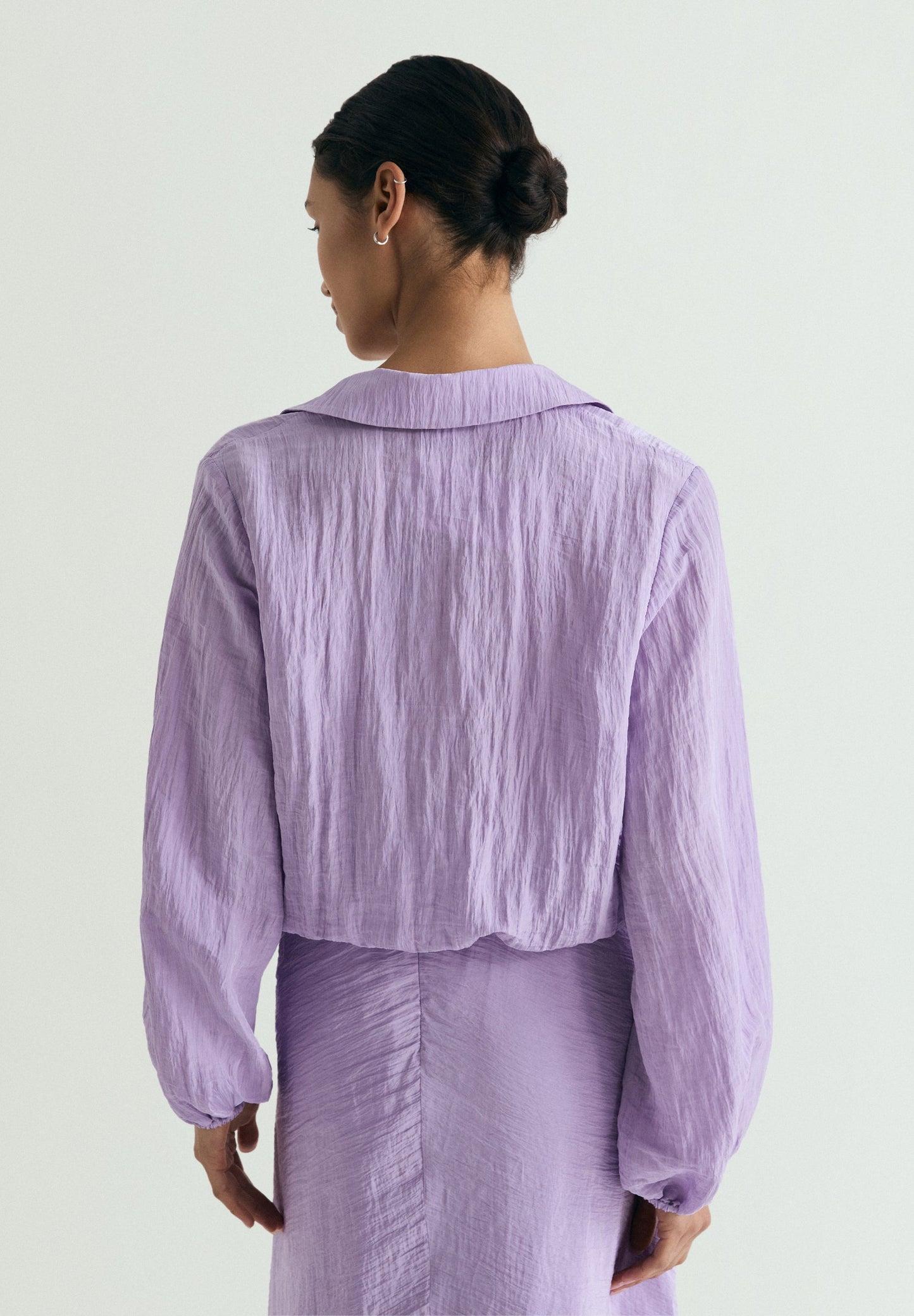 BLUSA FLUIDA COM PORMENOR CRUZADO