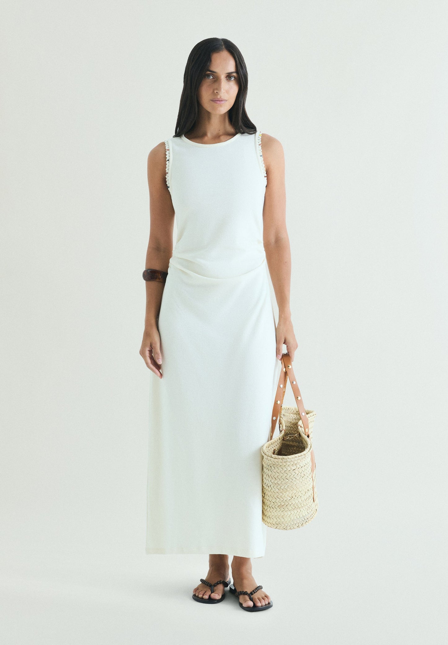 VESTIDO MIDI COM COLAR