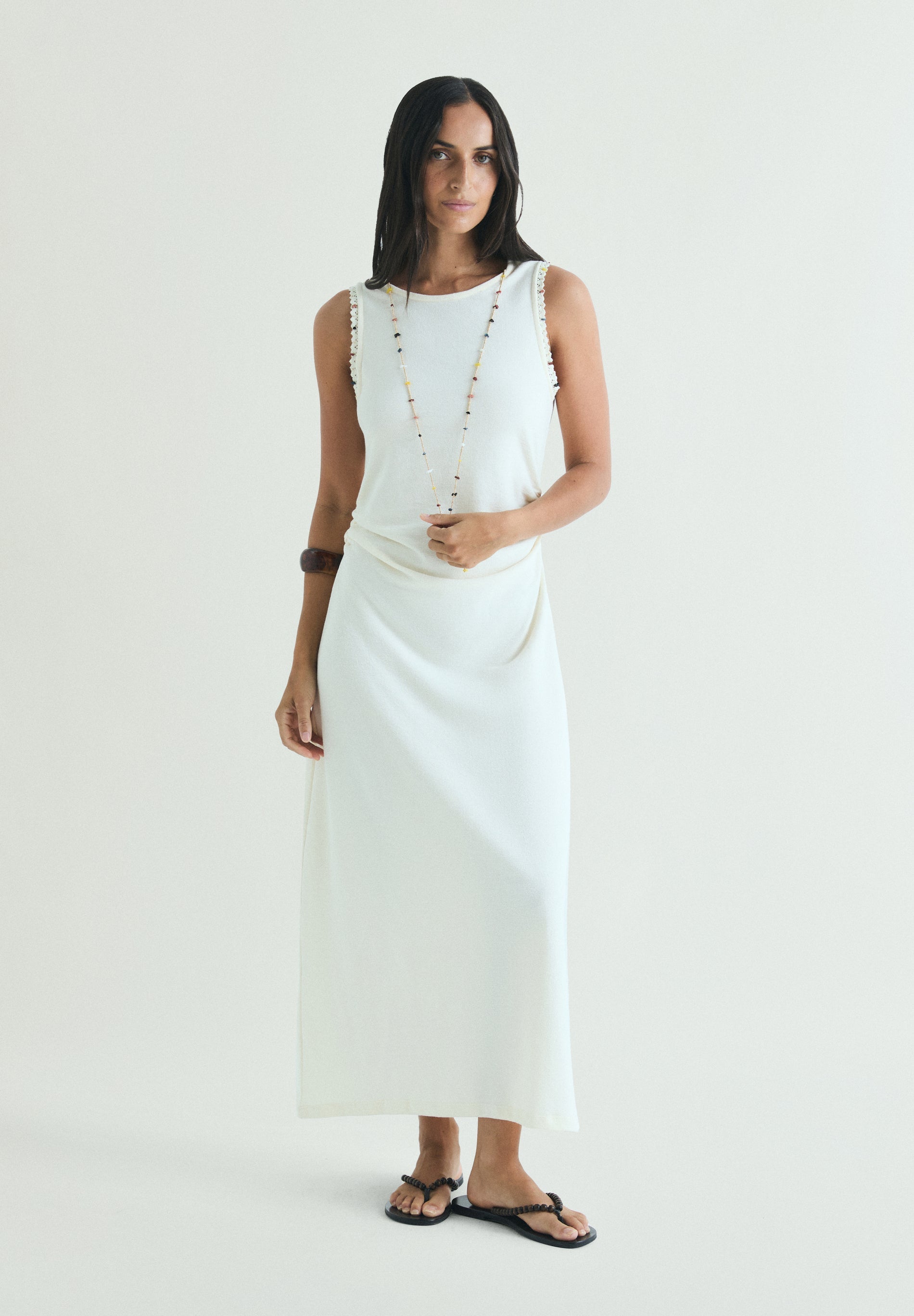 VESTIDO MIDI COM COLAR