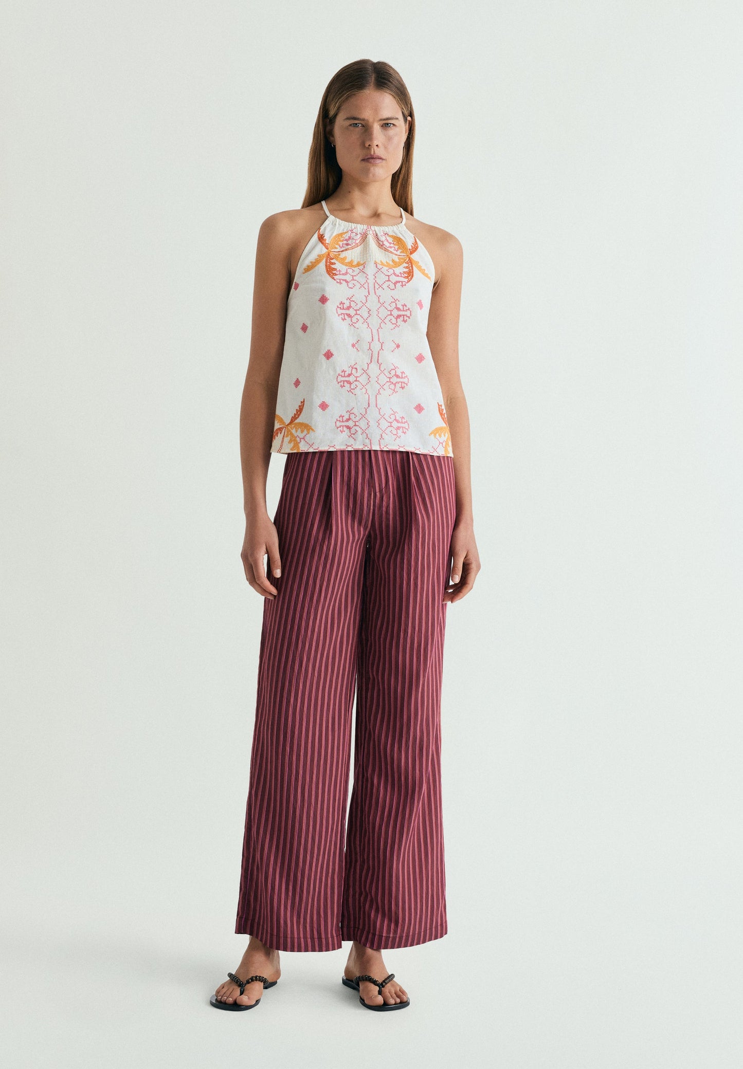 TOP HALTER BORDADO
