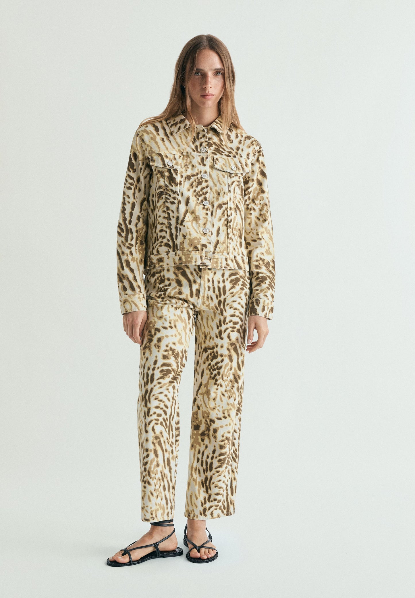 CASACO DENIM COM ESTAMPADO ANIMAL