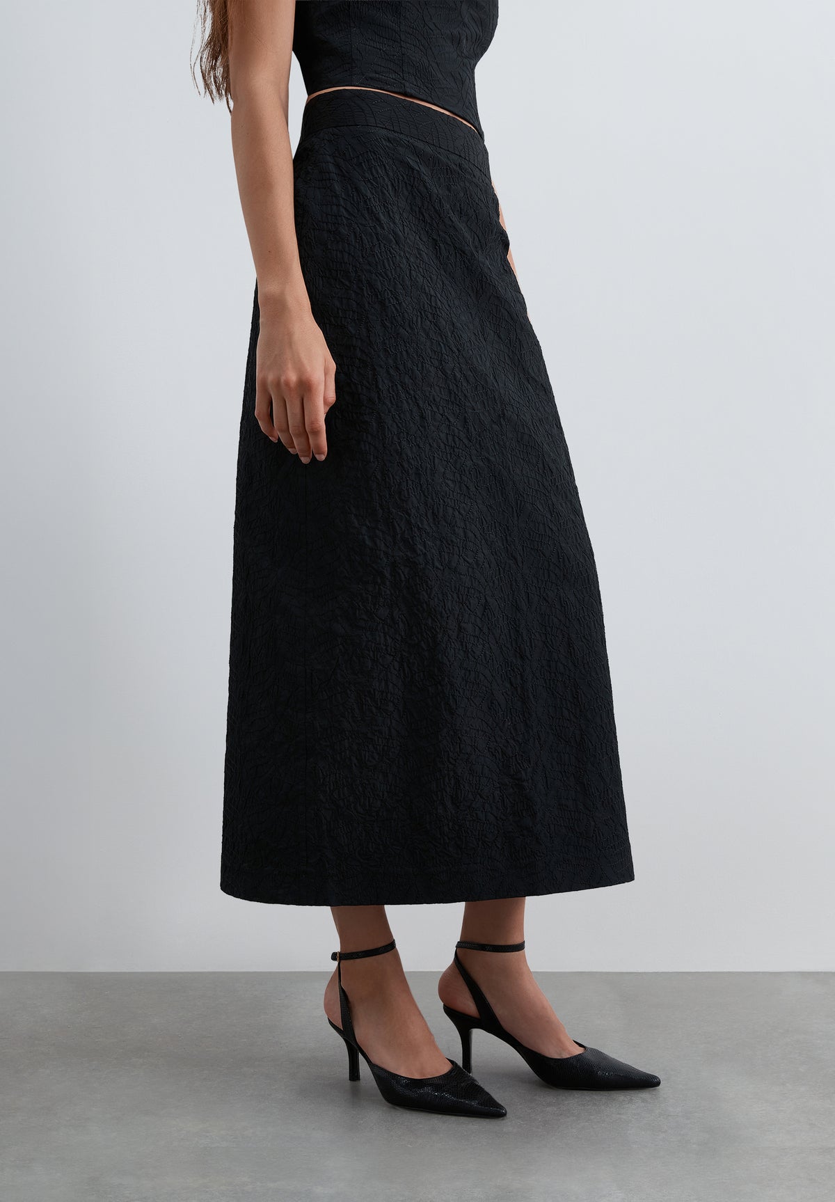 SAIA MIDI COM BORDADOS