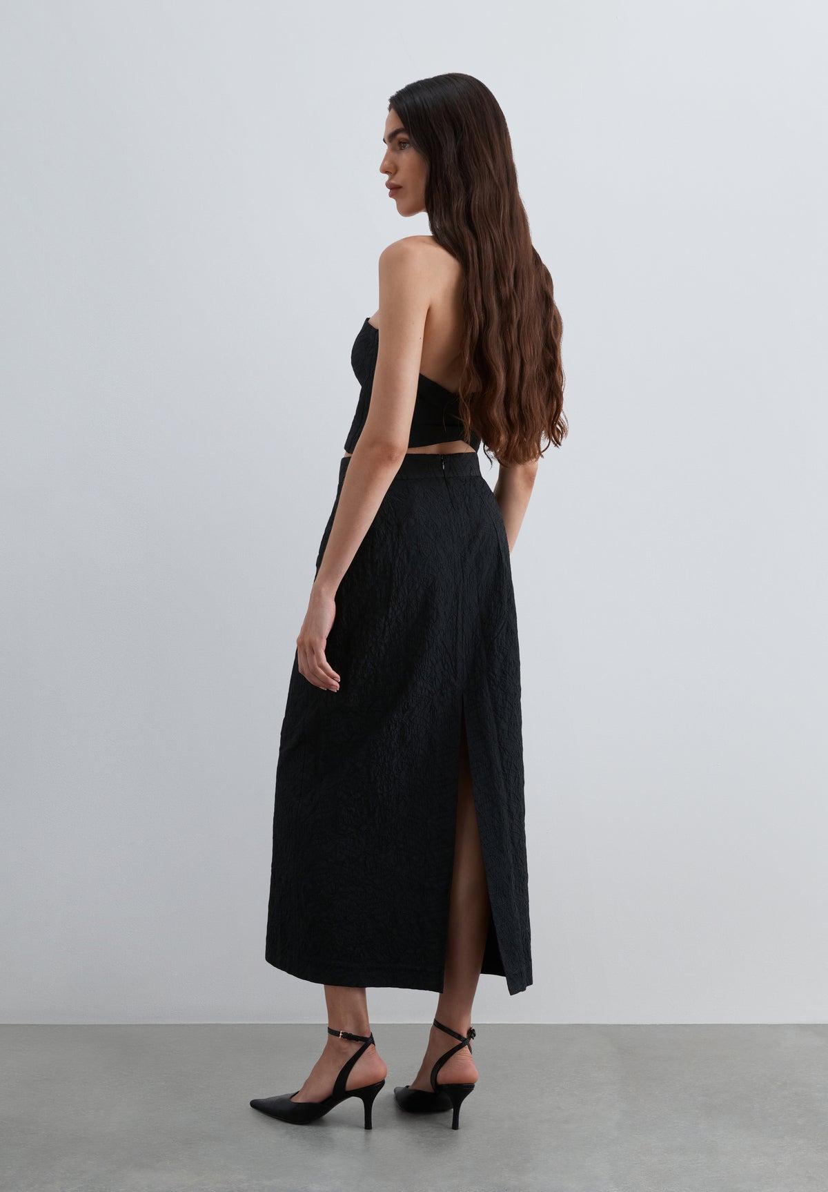 SAIA MIDI COM BORDADOS