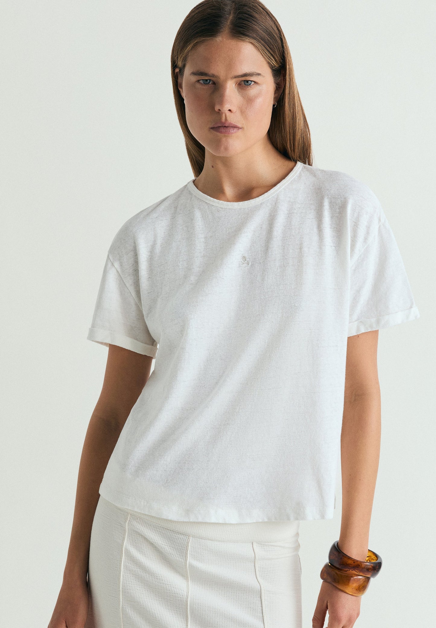 T-SHIRT COM NÓ ATRÁS