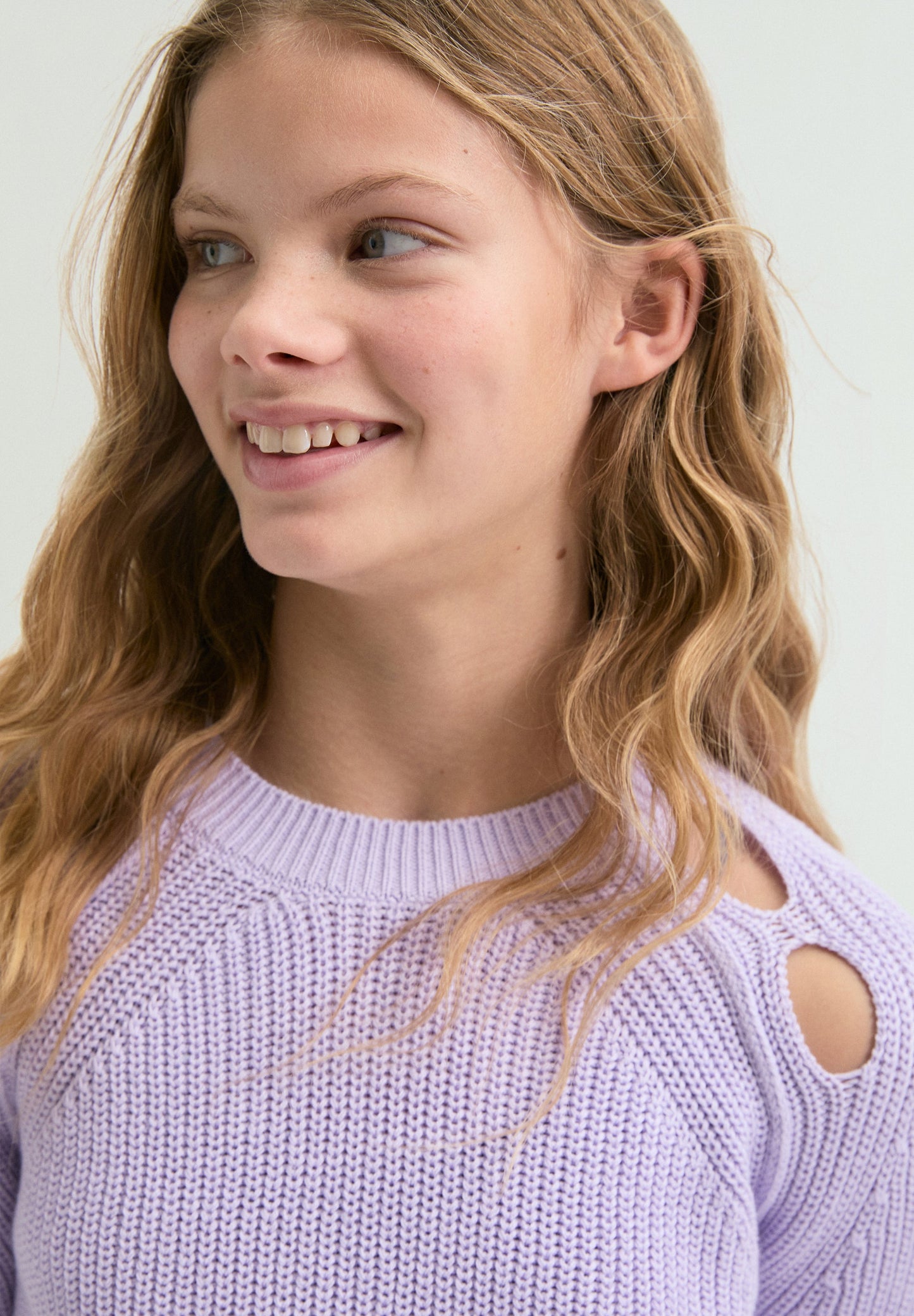 SWEATER DE MALHA COM ABERTURAS