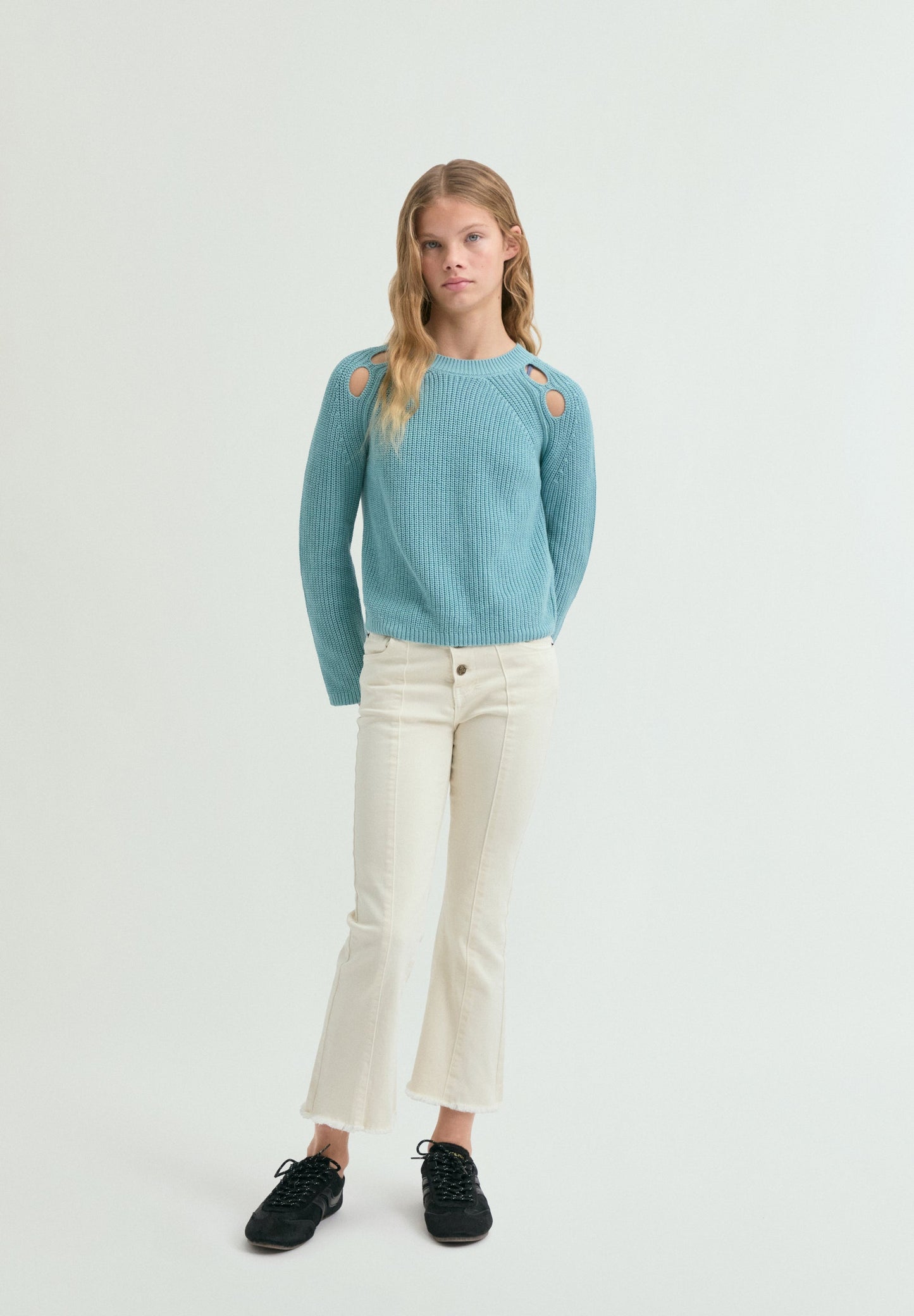 SWEATER DE MALHA COM ABERTURAS