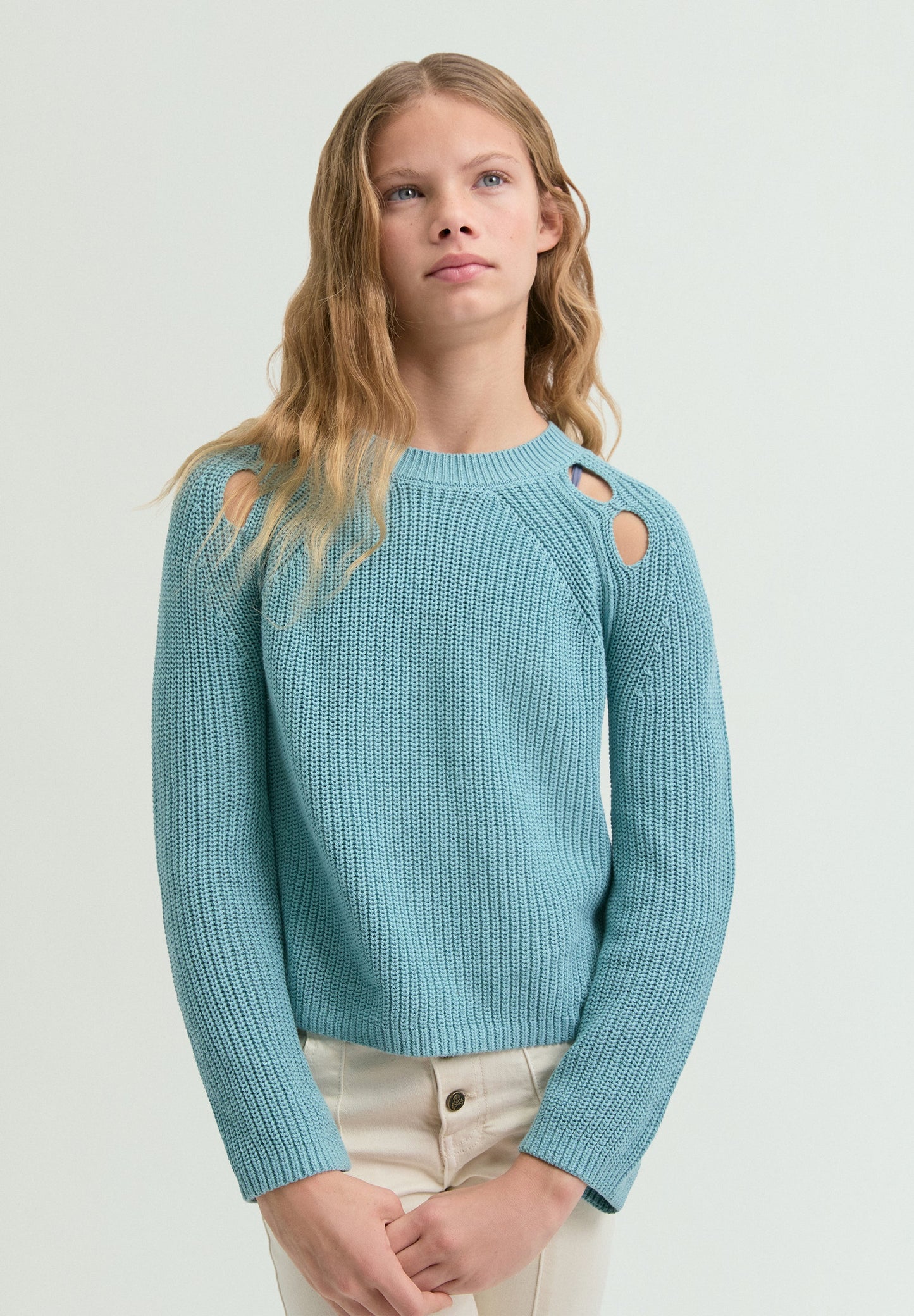 SWEATER DE MALHA COM ABERTURAS