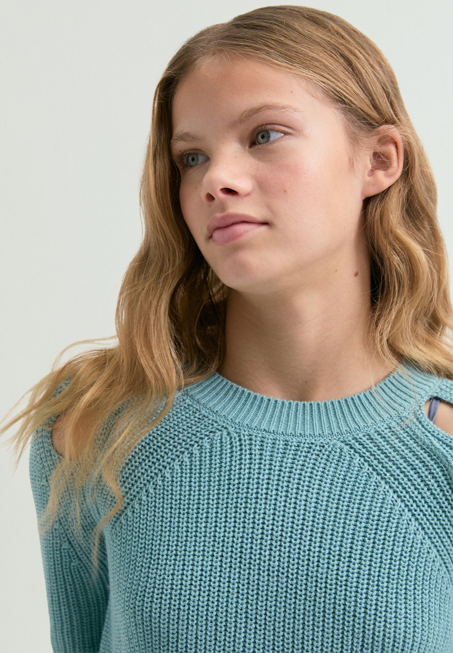 SWEATER DE MALHA COM ABERTURAS
