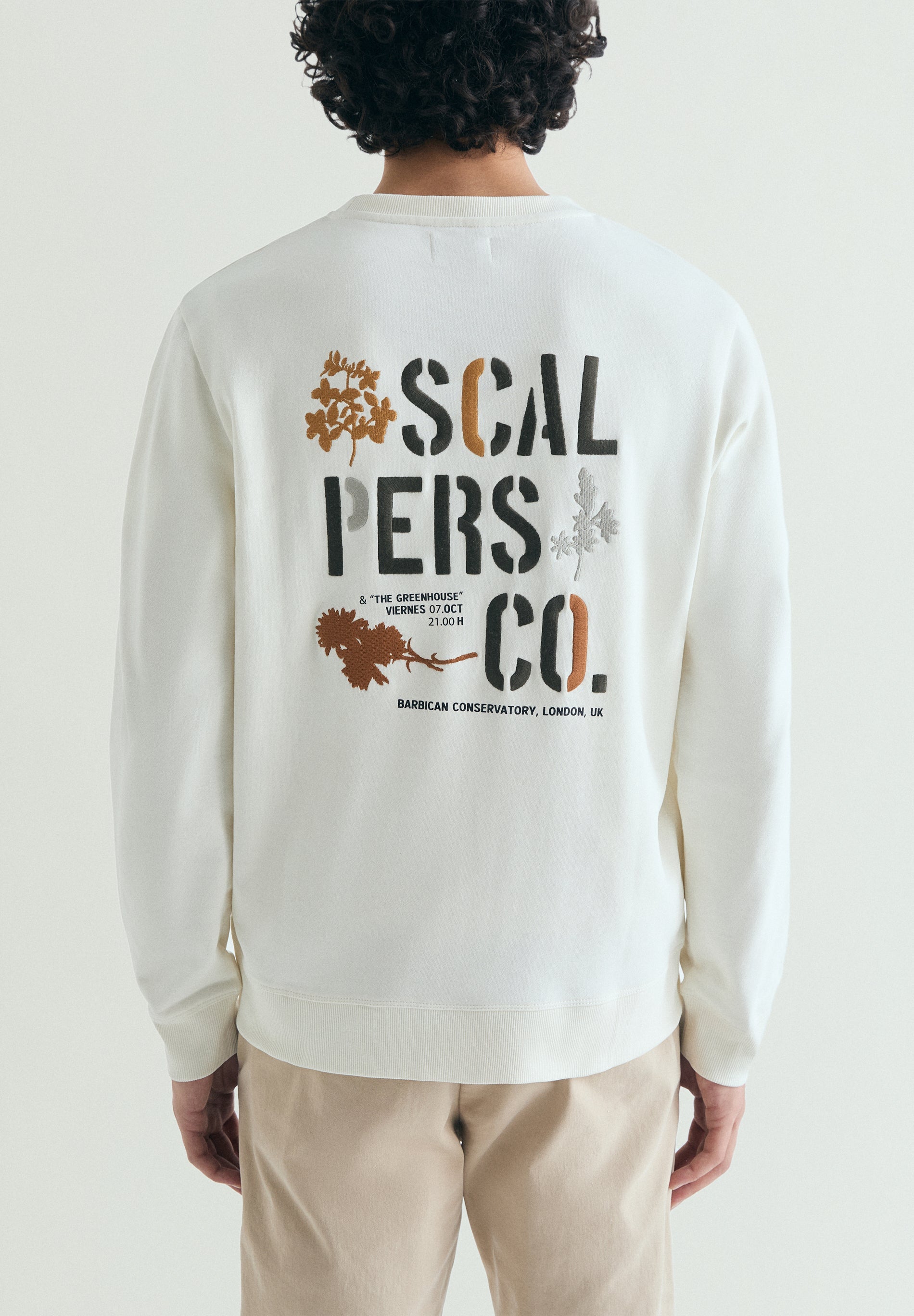 SWEATSHIRT DESBOTADA BORDADA