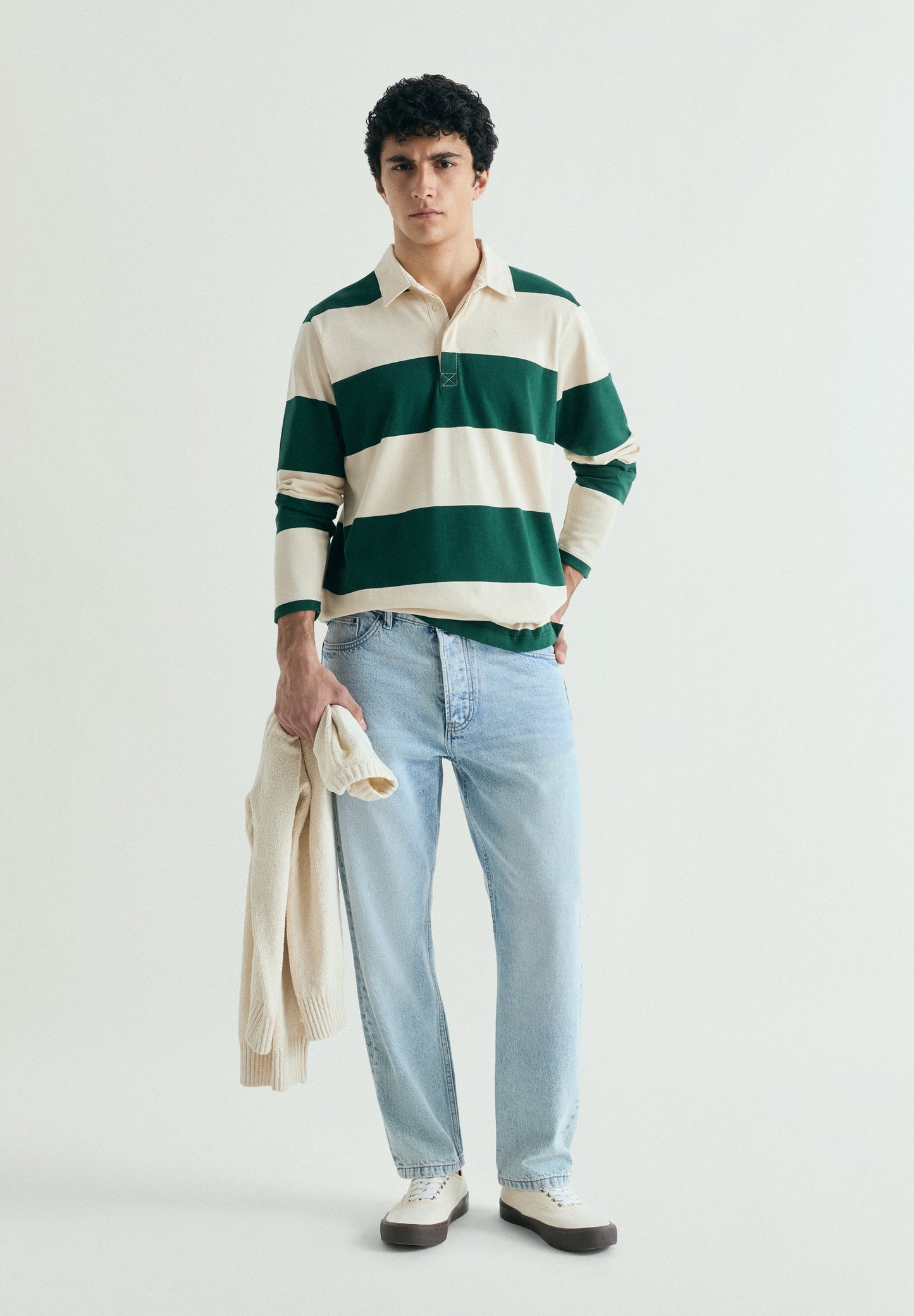 CAMISA POLO ÀS RISCAS A CONTRASTAR