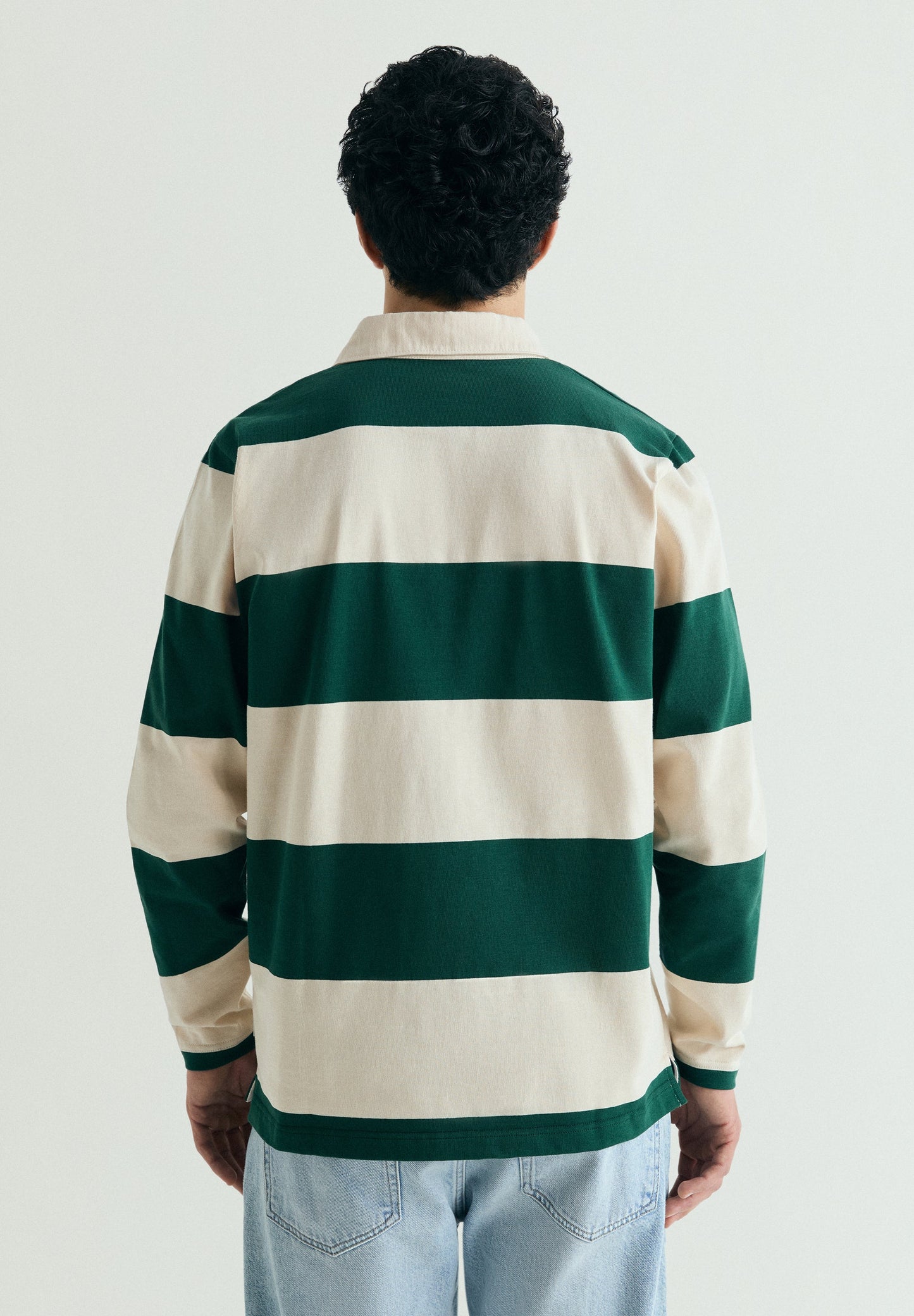 CAMISA POLO ÀS RISCAS A CONTRASTAR