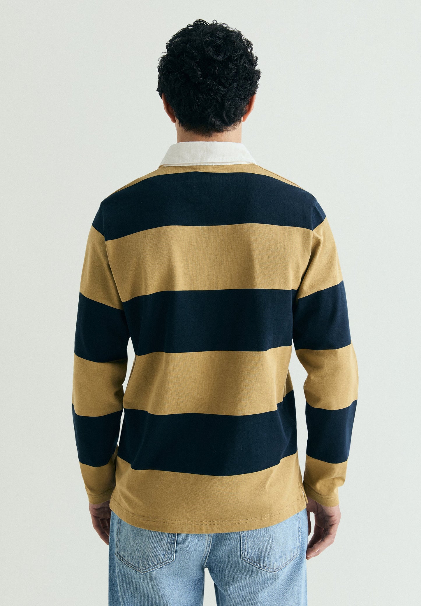CAMISA POLO ÀS RISCAS A CONTRASTAR