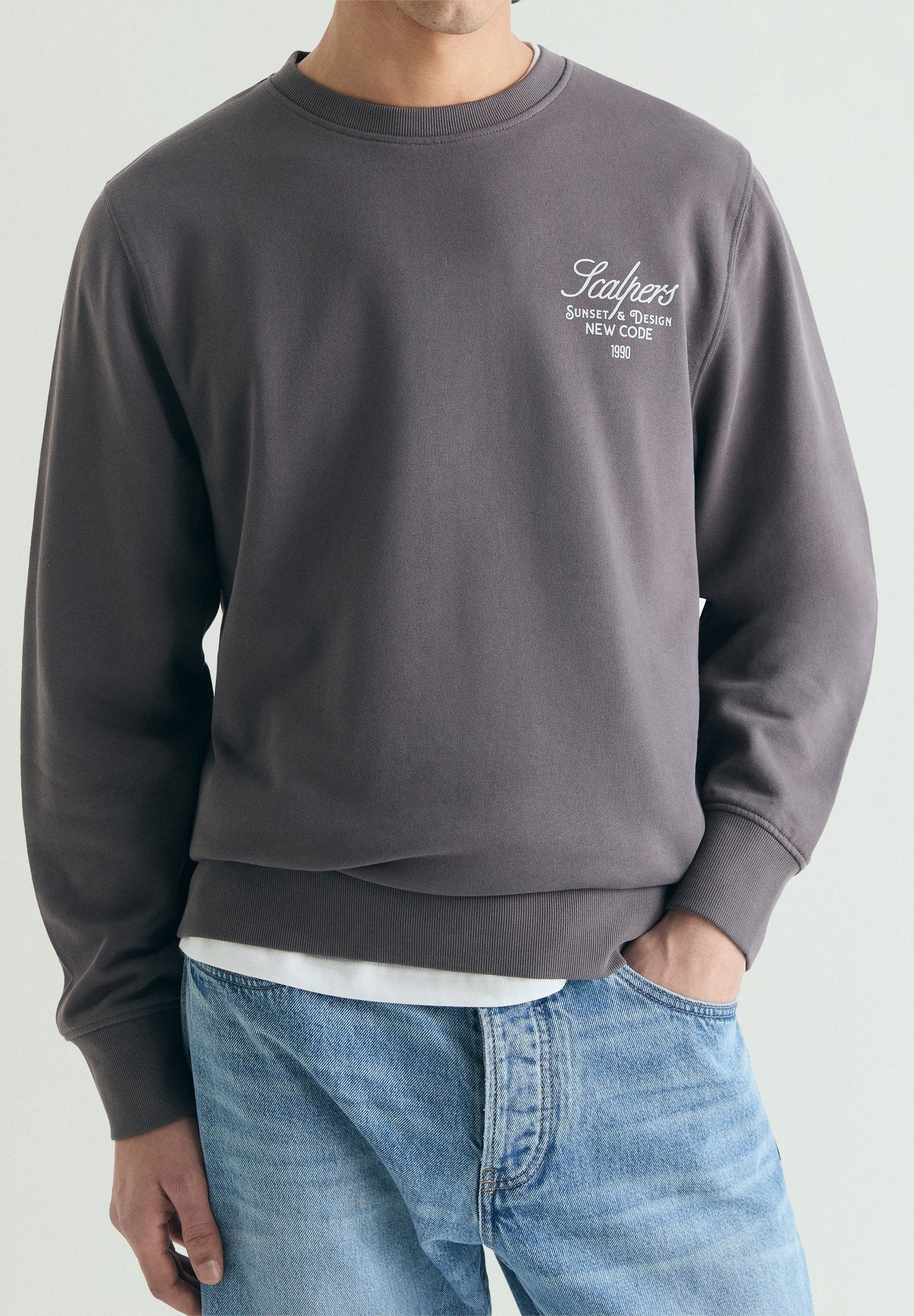 SWEATSHIRT DESBOTADA COM PADRÃO