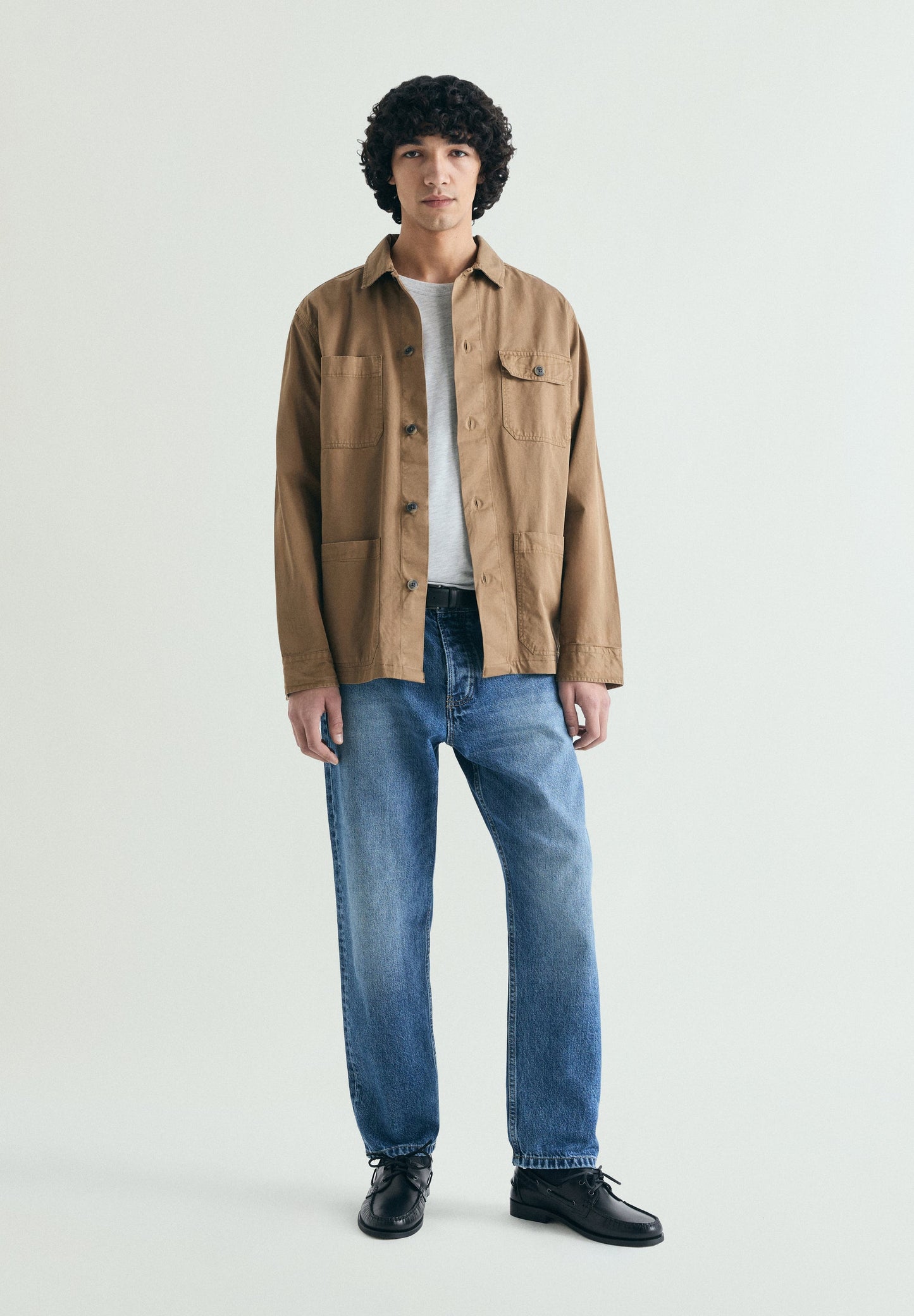 T-SHIRT COM PADRÃO RELAXED FIT