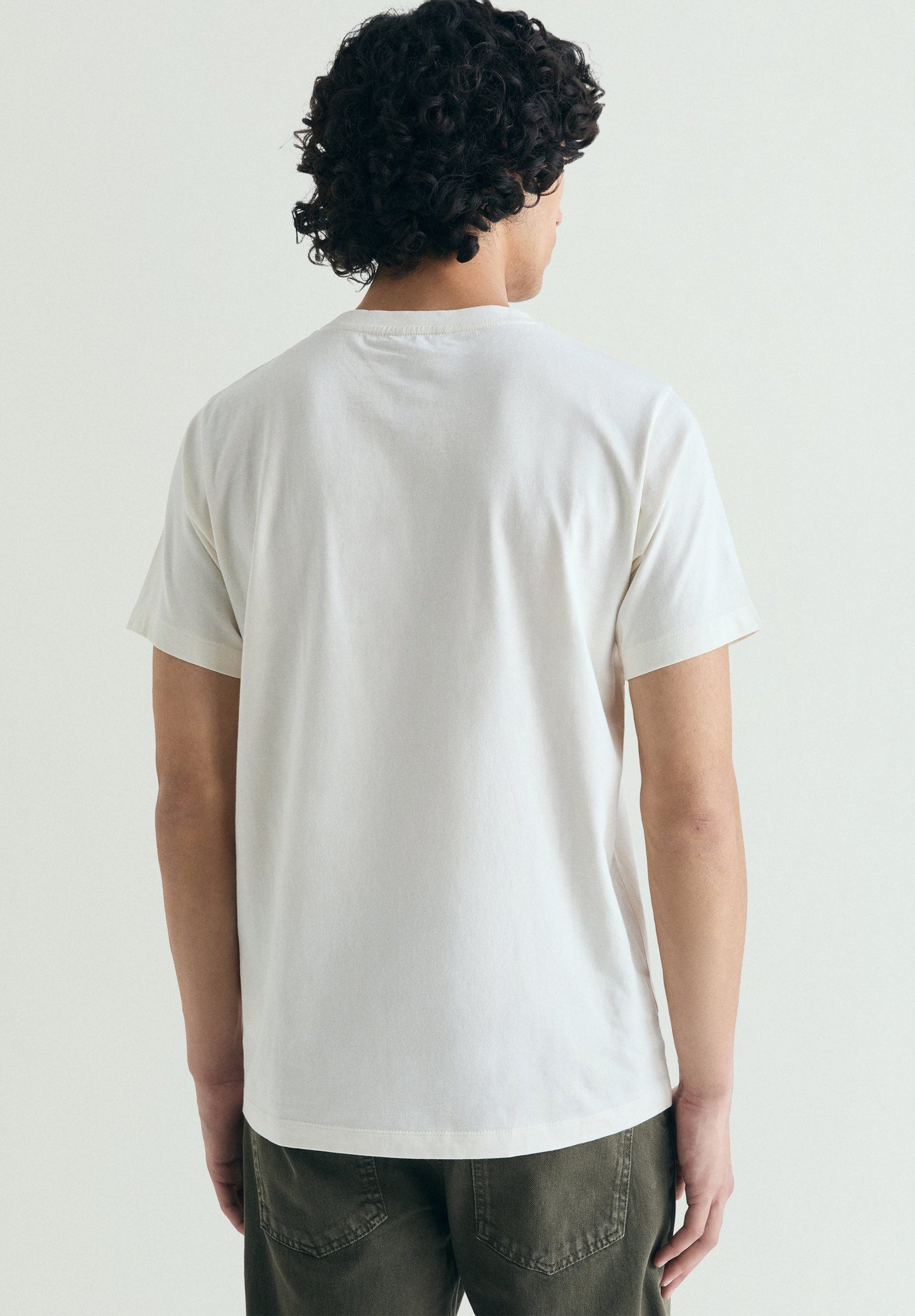 T-SHIRT BORDADA EM ALGODÃO