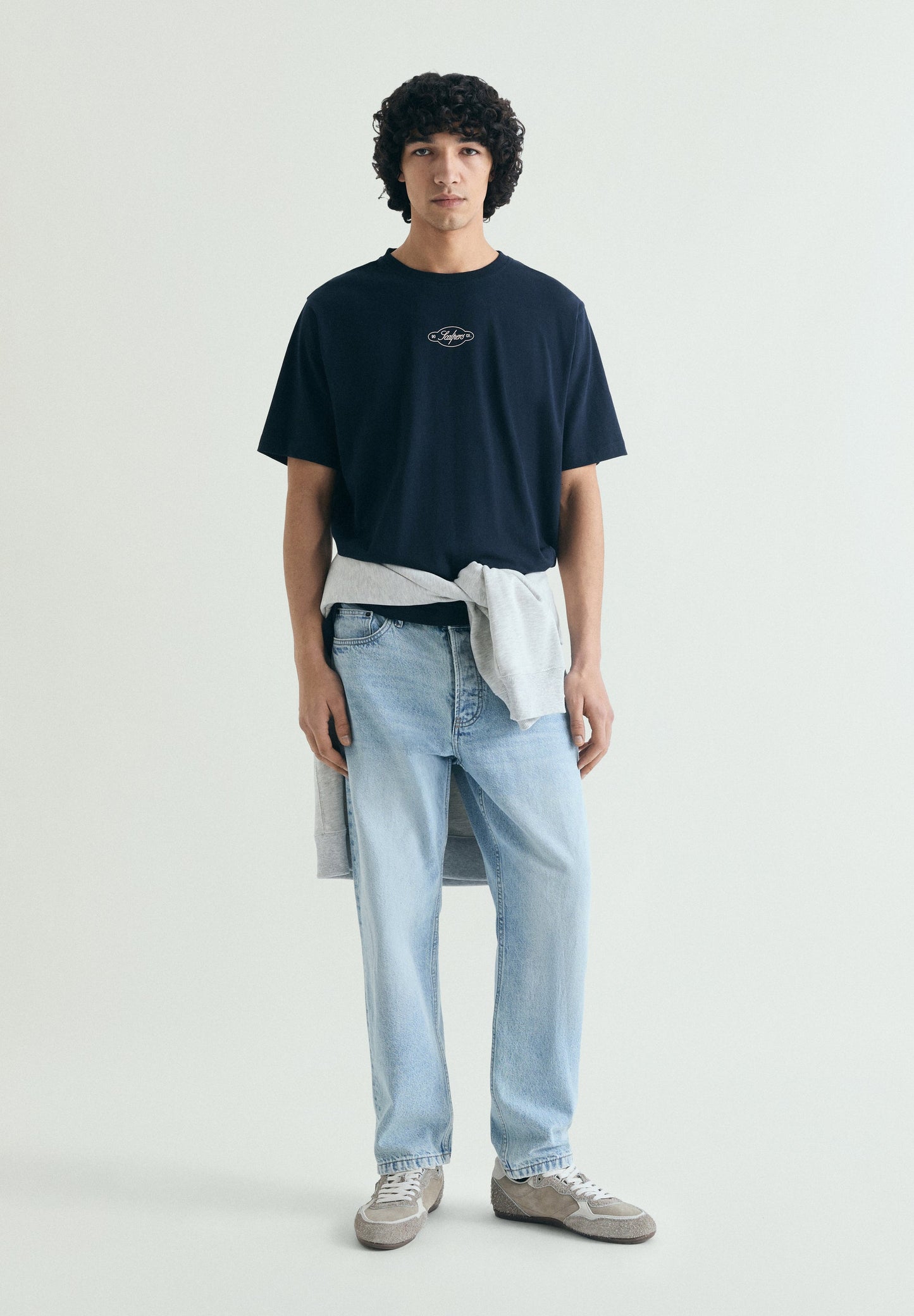 T-SHIRT COM PADRÃO RELAXED FIT