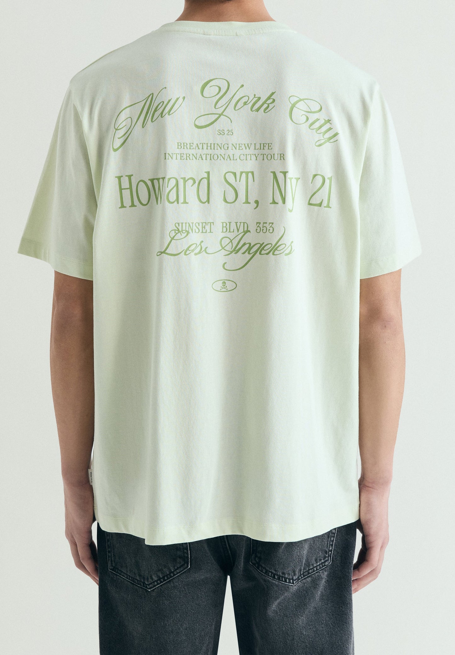 T-SHIRT COM PADRÃO RELAXED FIT