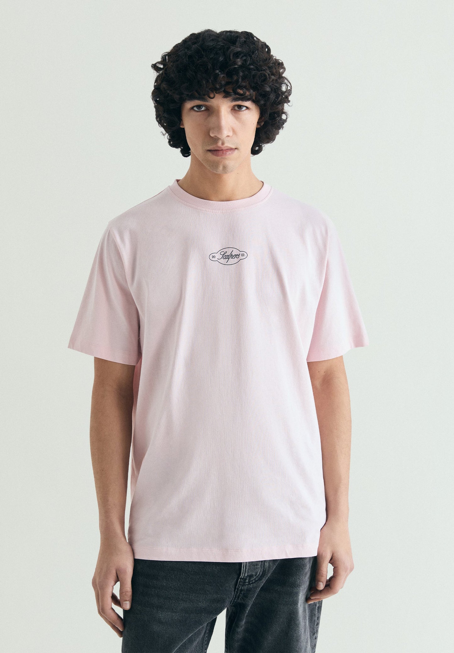 T-SHIRT COM PADRÃO RELAXED FIT