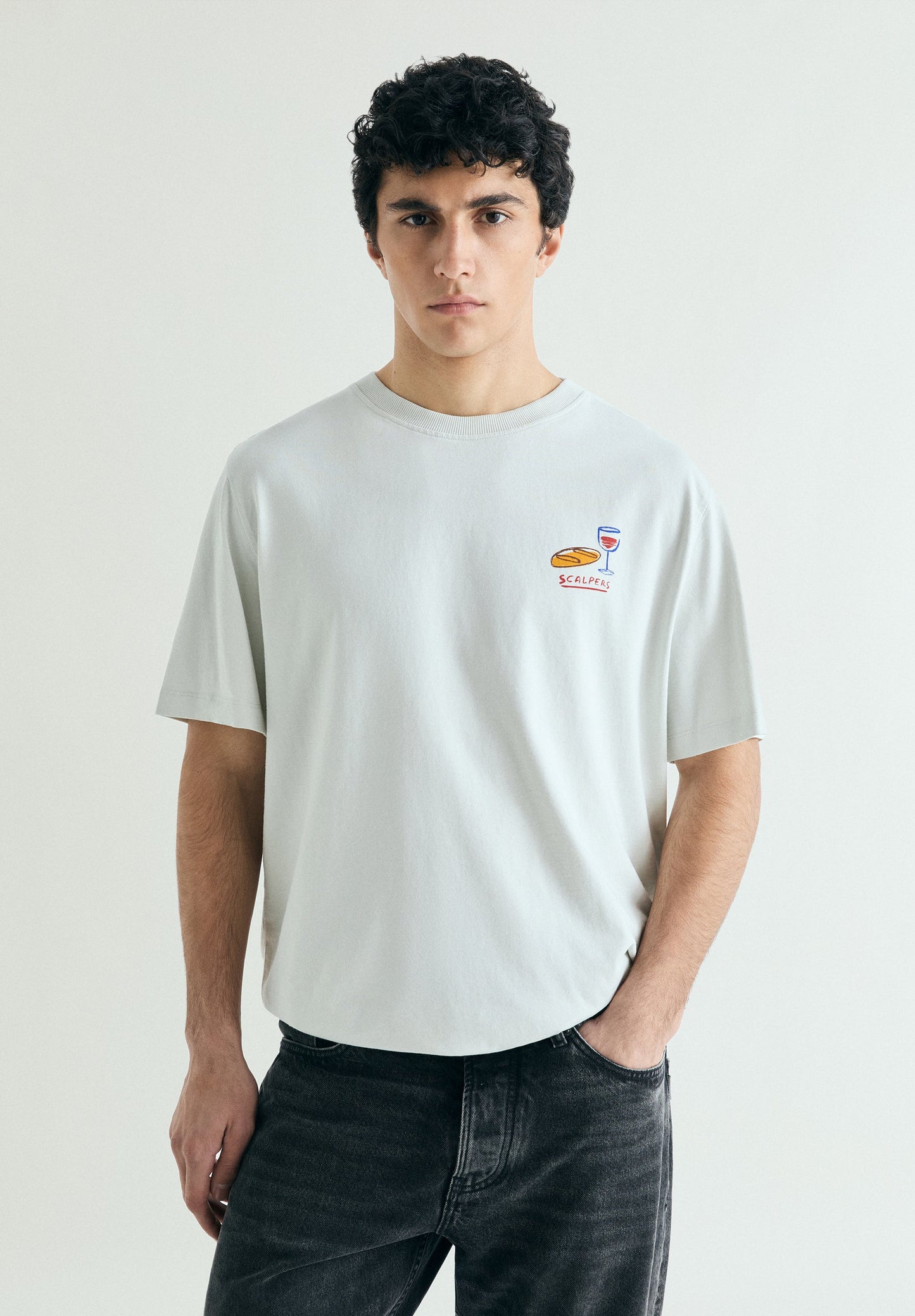 T-SHIRT COM PADRÃO RELAXED FIT