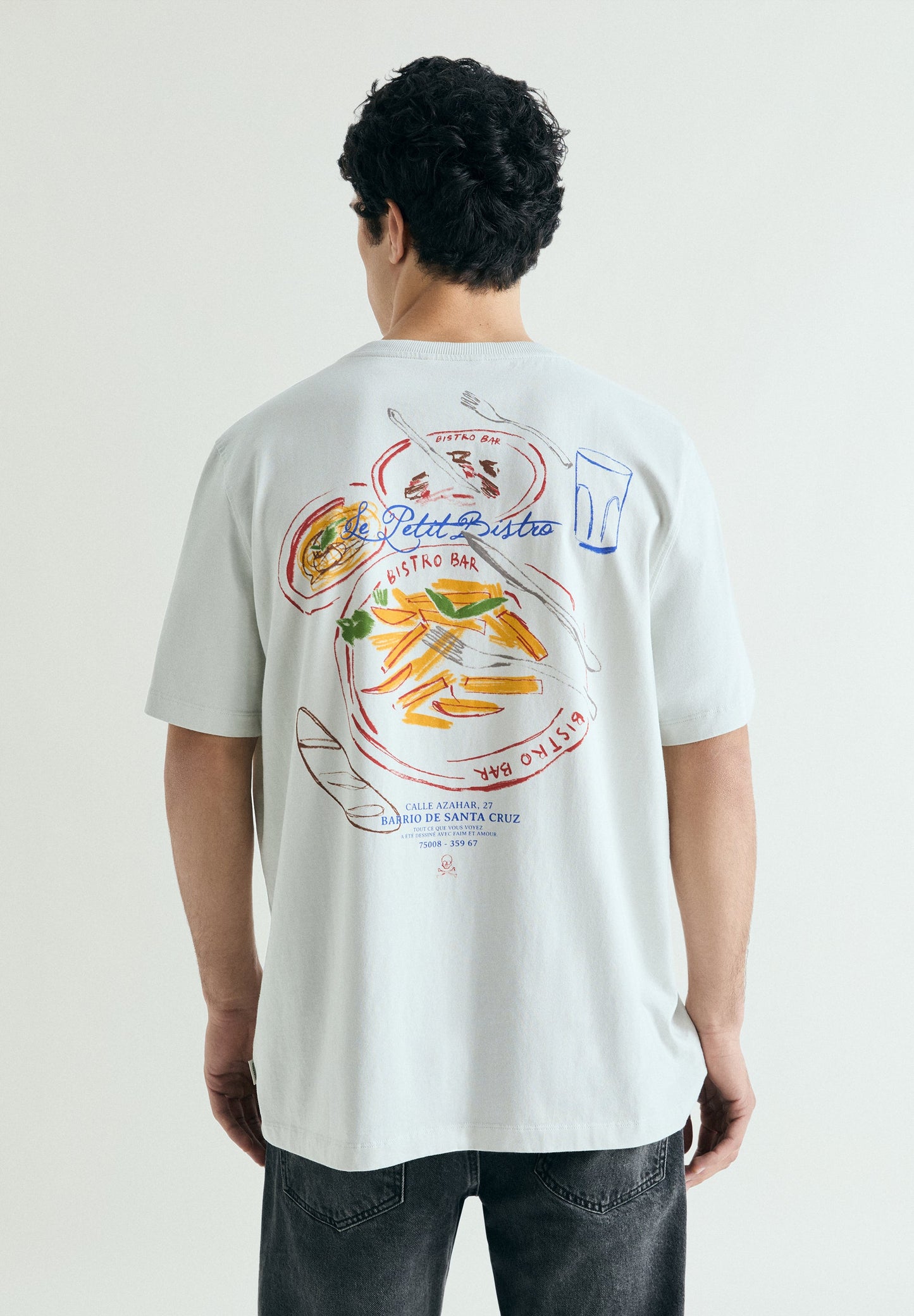 T-SHIRT COM PADRÃO RELAXED FIT