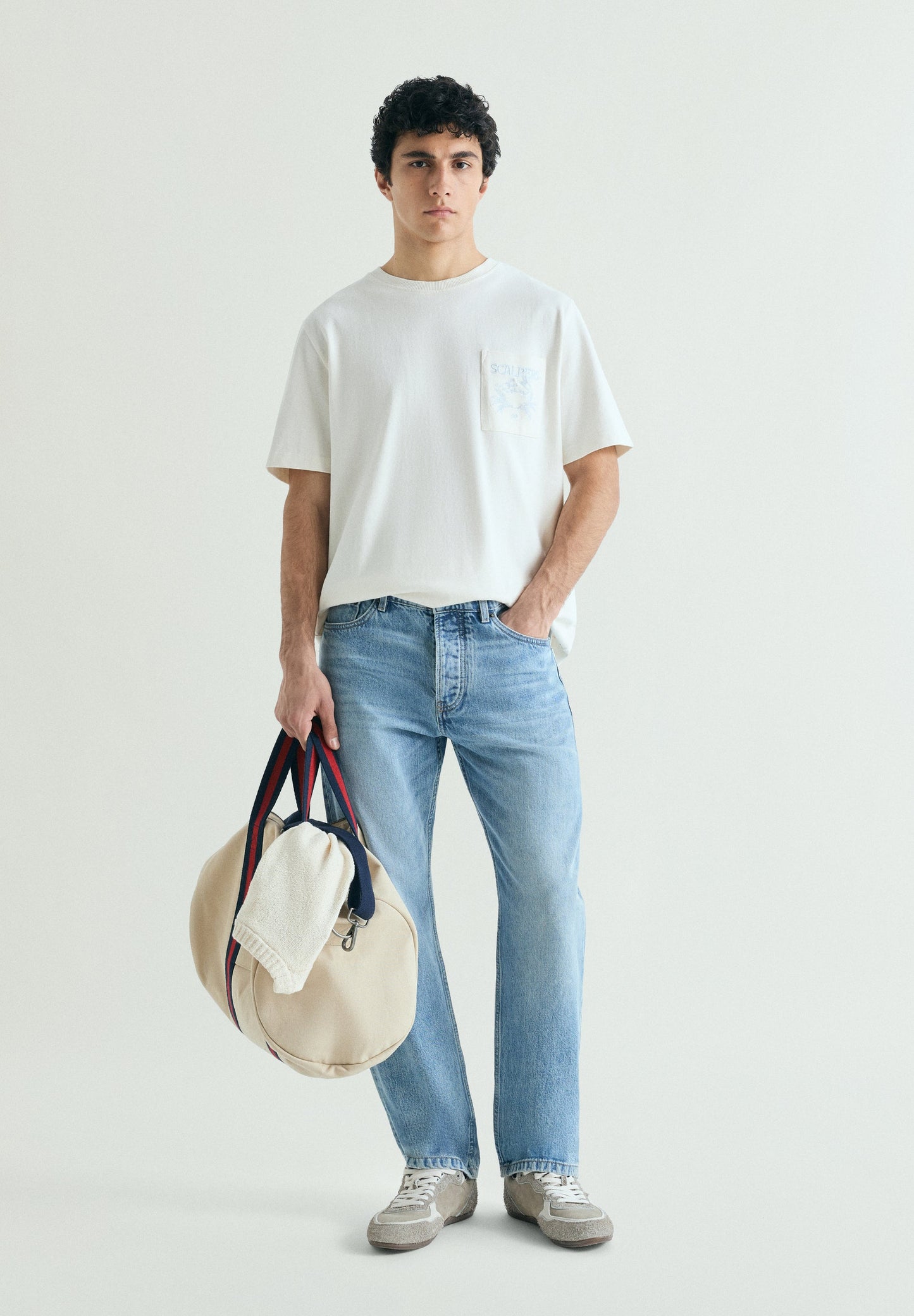 T-SHIRT COM BOLSO HEAVY WEIGHT