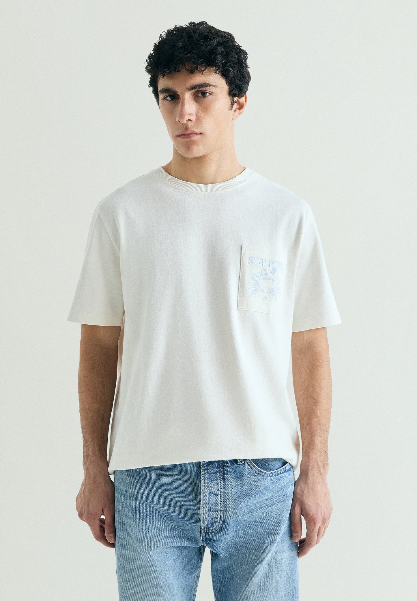 T-SHIRT COM BOLSO HEAVY WEIGHT