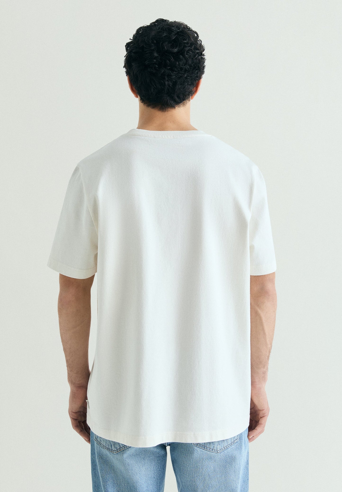 T-SHIRT COM BOLSO HEAVY WEIGHT