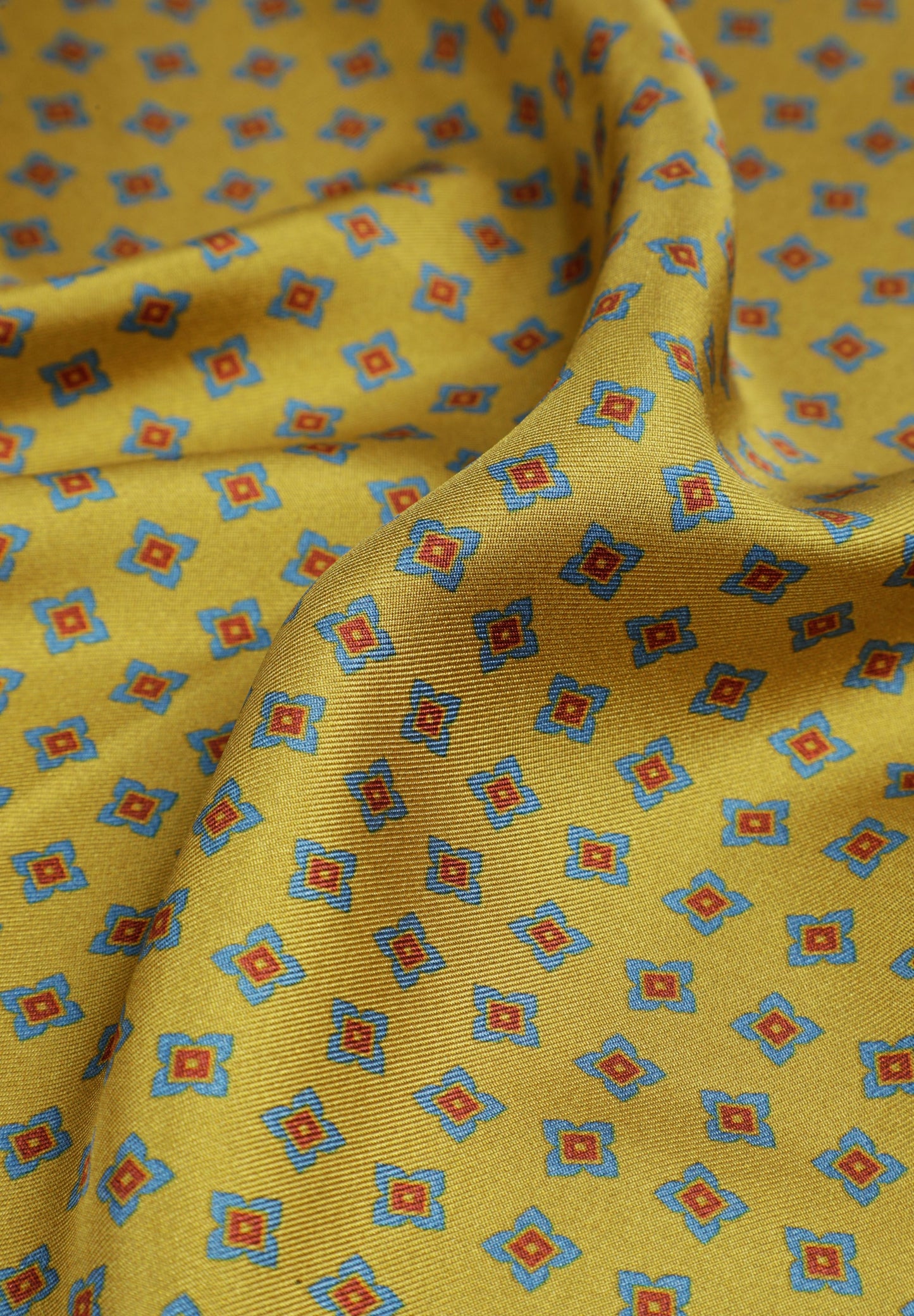 LENÇO DE BOLSO 100% SEDA