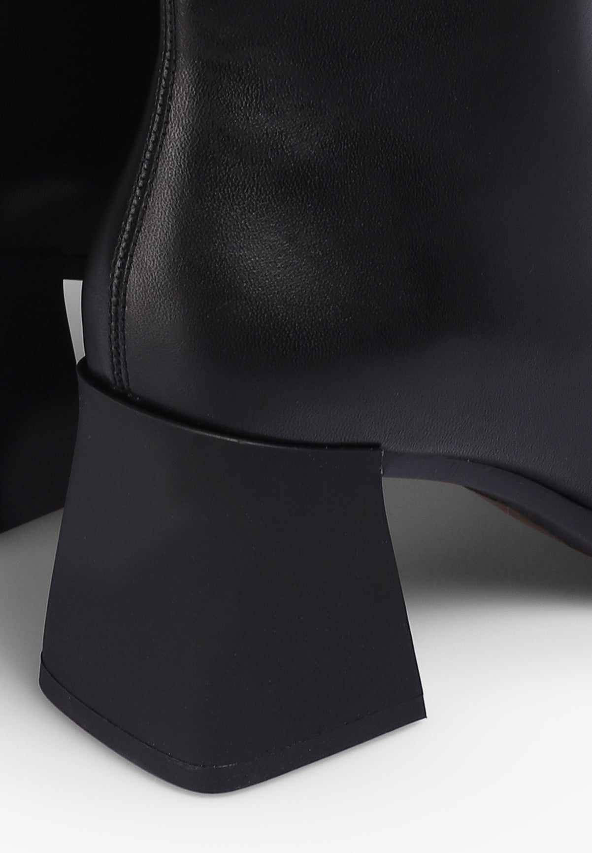 VAGABOND | BOTAS HEDDA