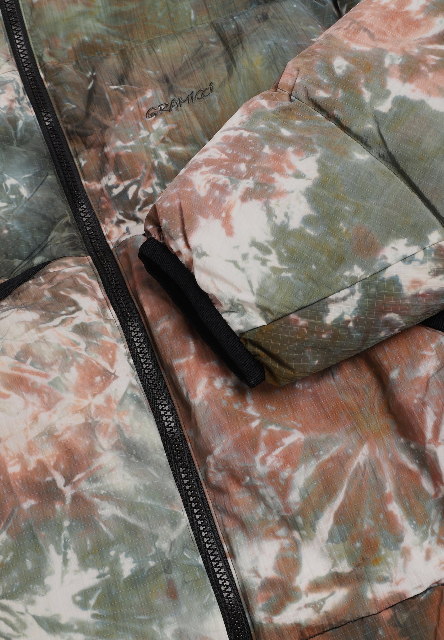 GRAMICCI | DOWN PUFFER HOODED JACKET