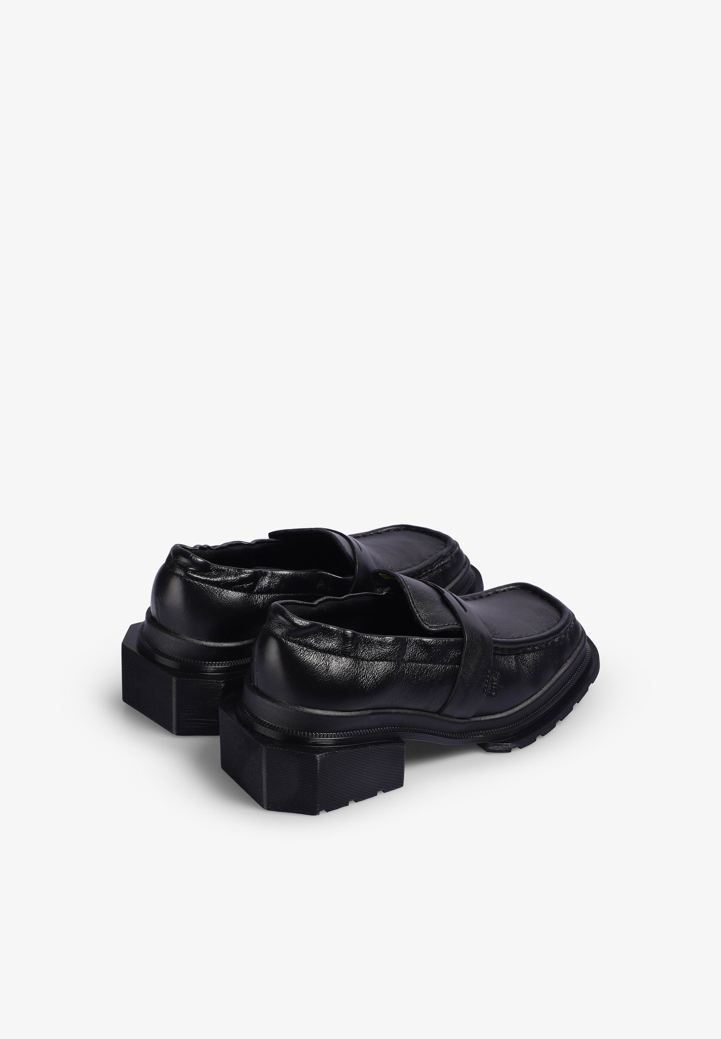 DR MARTENS | MOCASSINS MAYBOLE DE PELE FRANZIDA COM BIQUEIRA QUADRADA