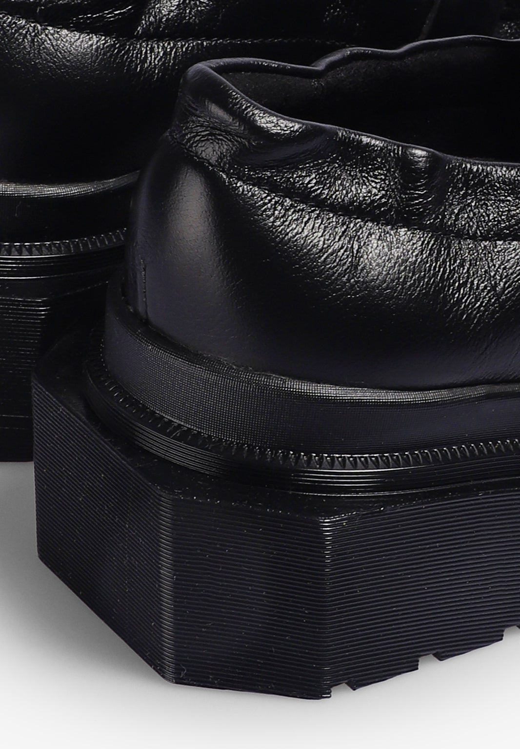 DR MARTENS | MOCASSINS MAYBOLE DE PELE FRANZIDA COM BIQUEIRA QUADRADA