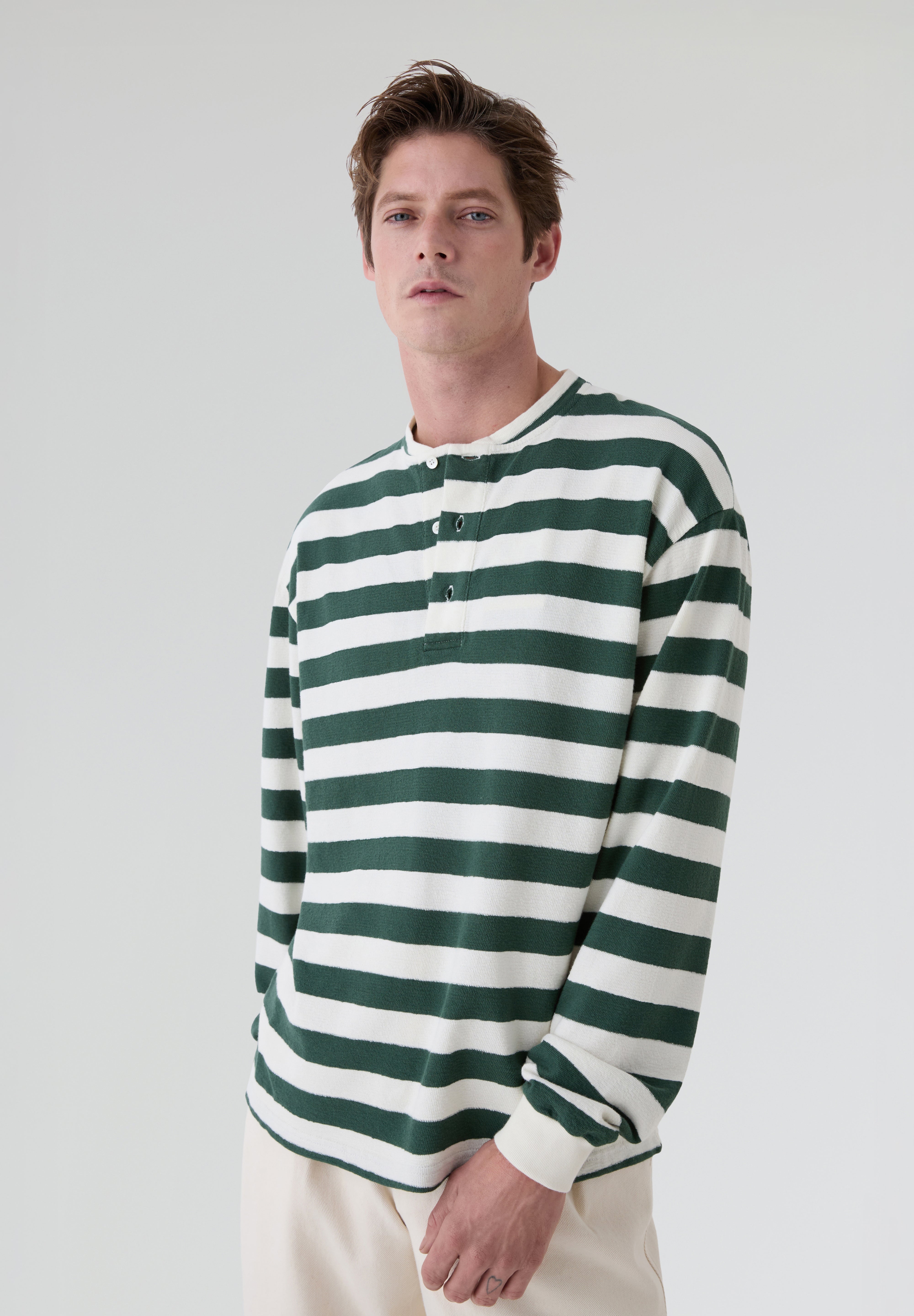 LA PAZ | T-SHIRT CARNEIRO HENLEY