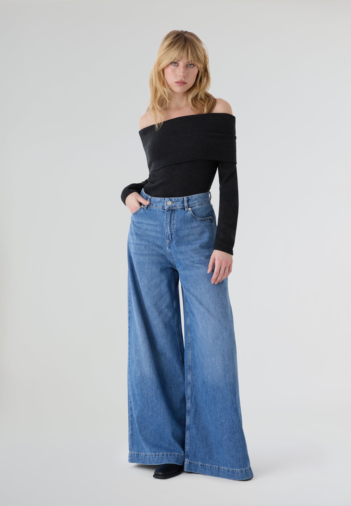 .BLACKTOGREY | TOP TORCE