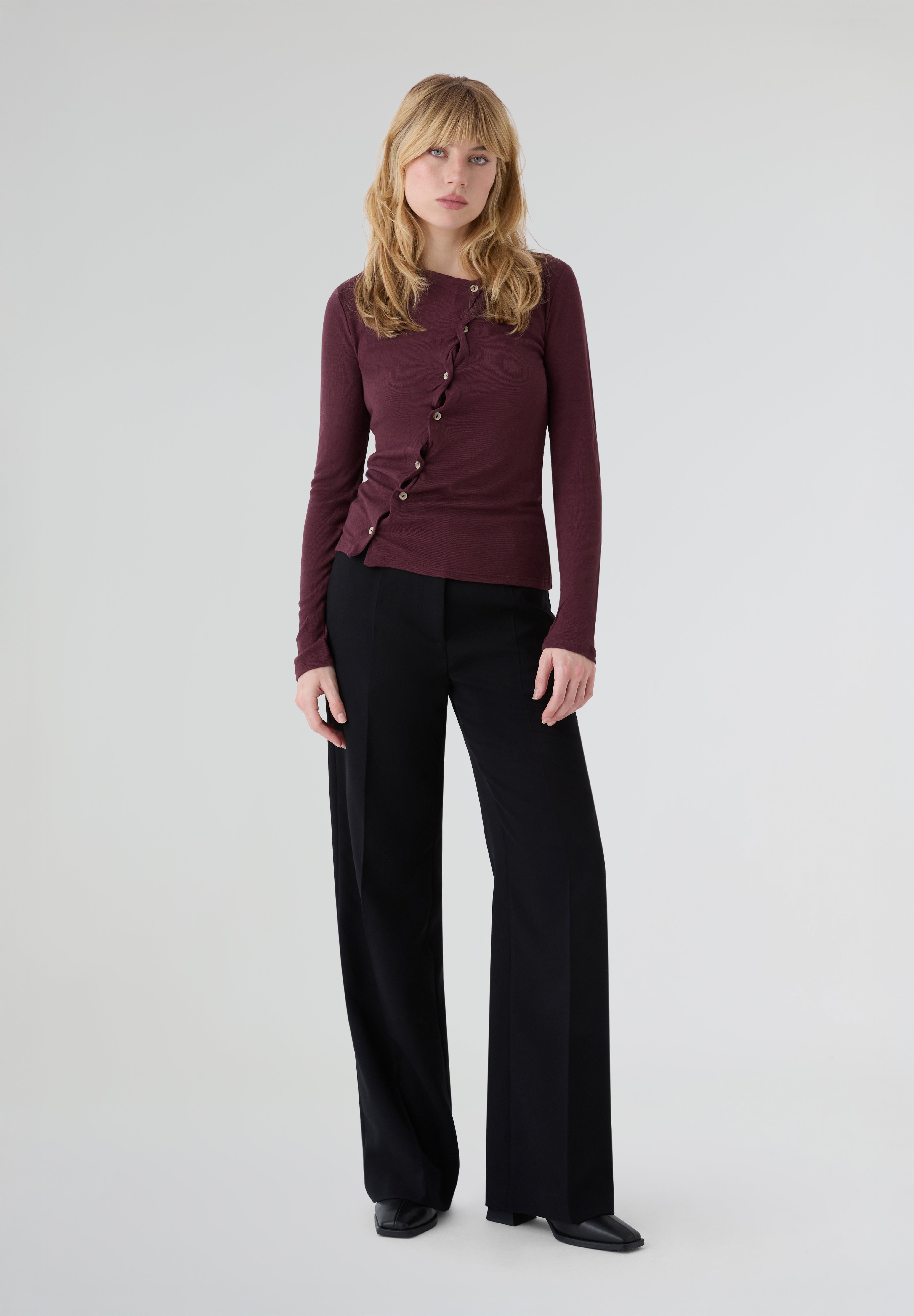 .BLACKTOGREY | TOP IVES