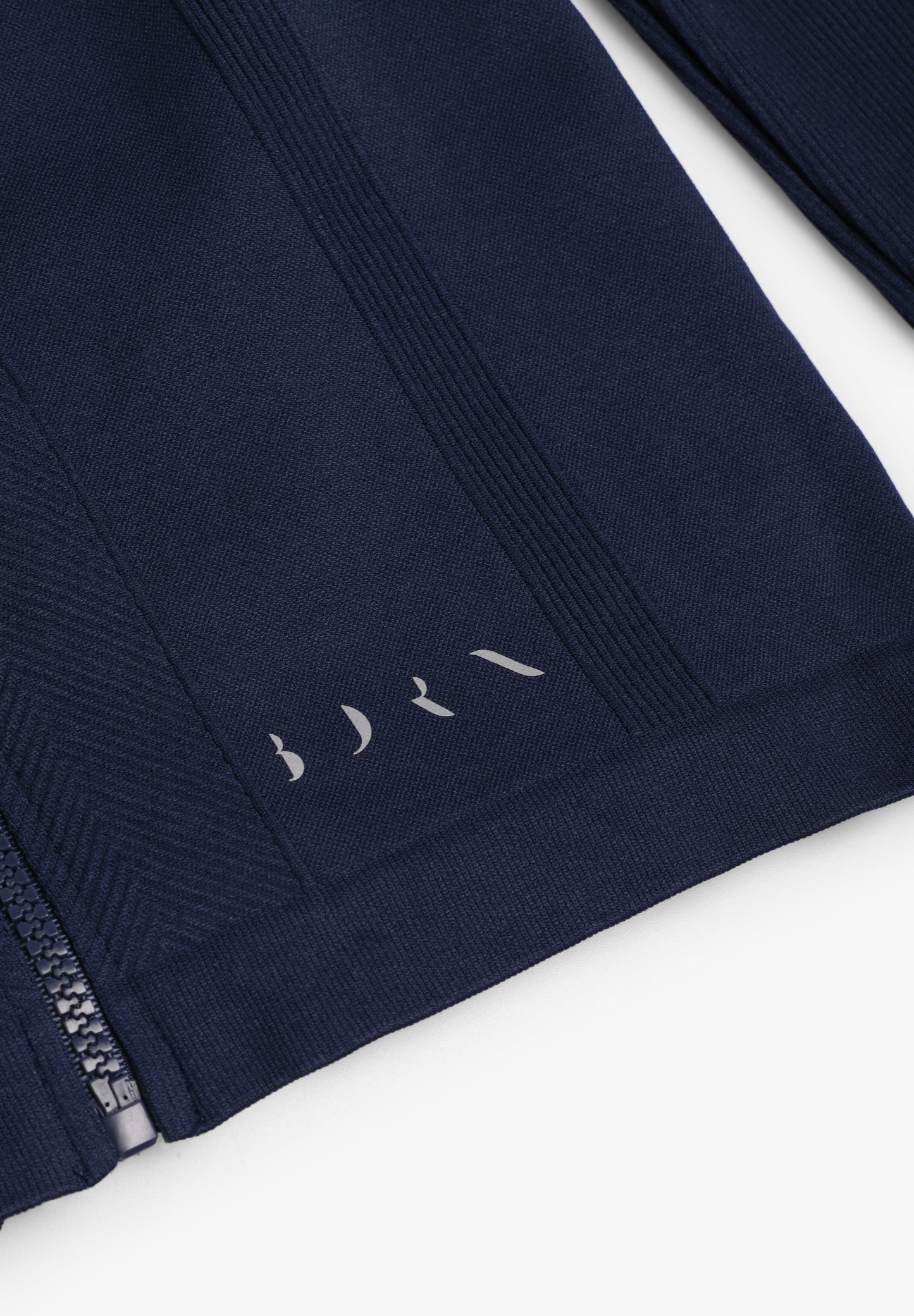 BORN LIVING YOGA | CARDIGAN SARVAN