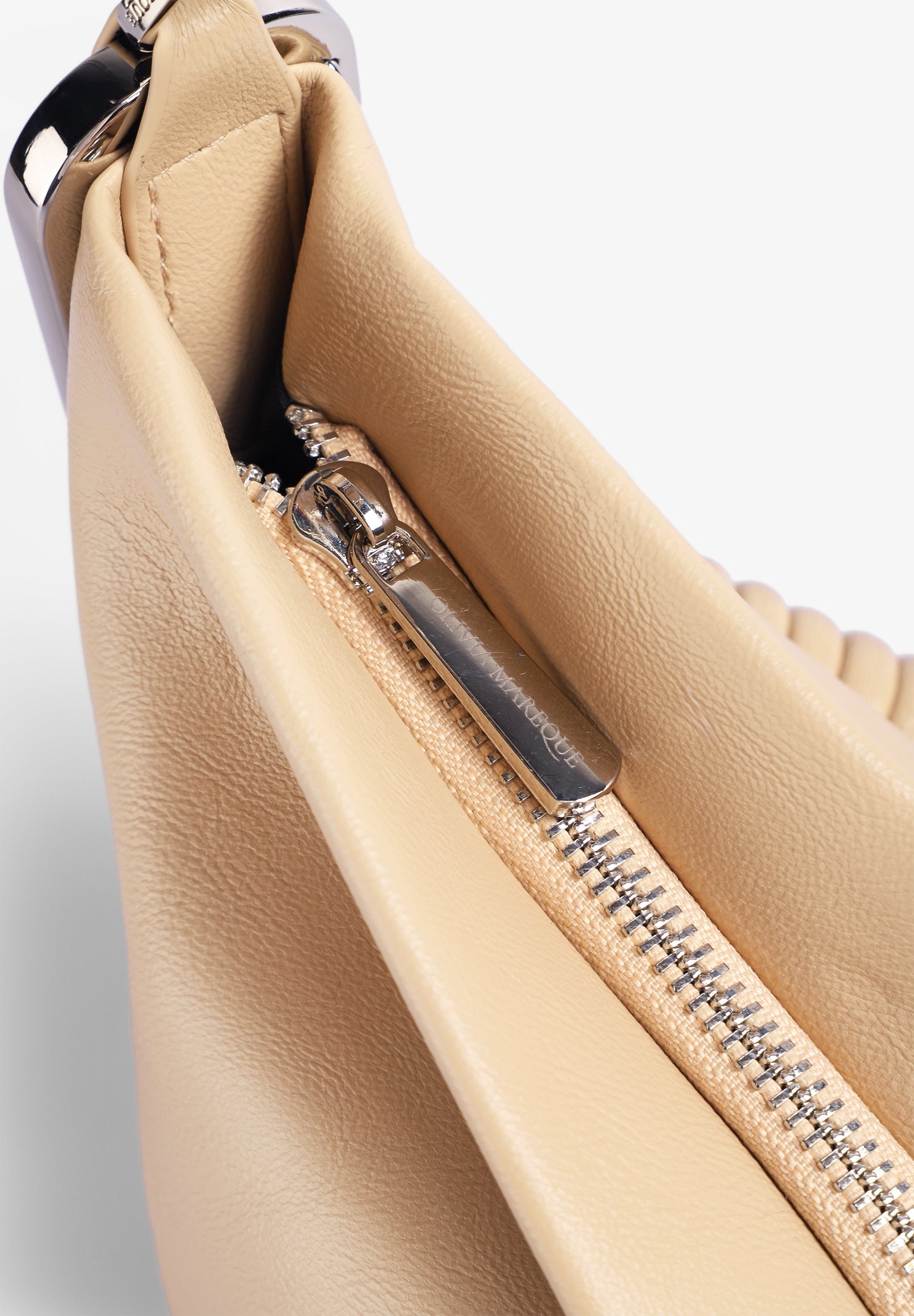 OLIVIA MAREQUE | BOLSA ARES