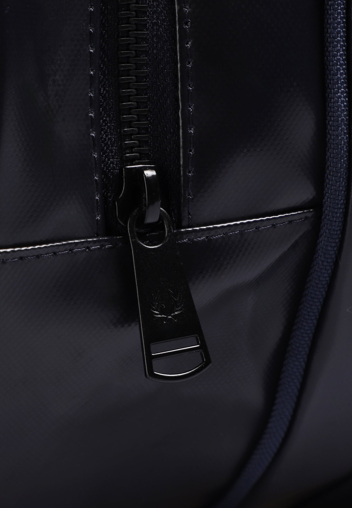 FRED PERRY | BOLSA NO TOM CLASSIC BARREL