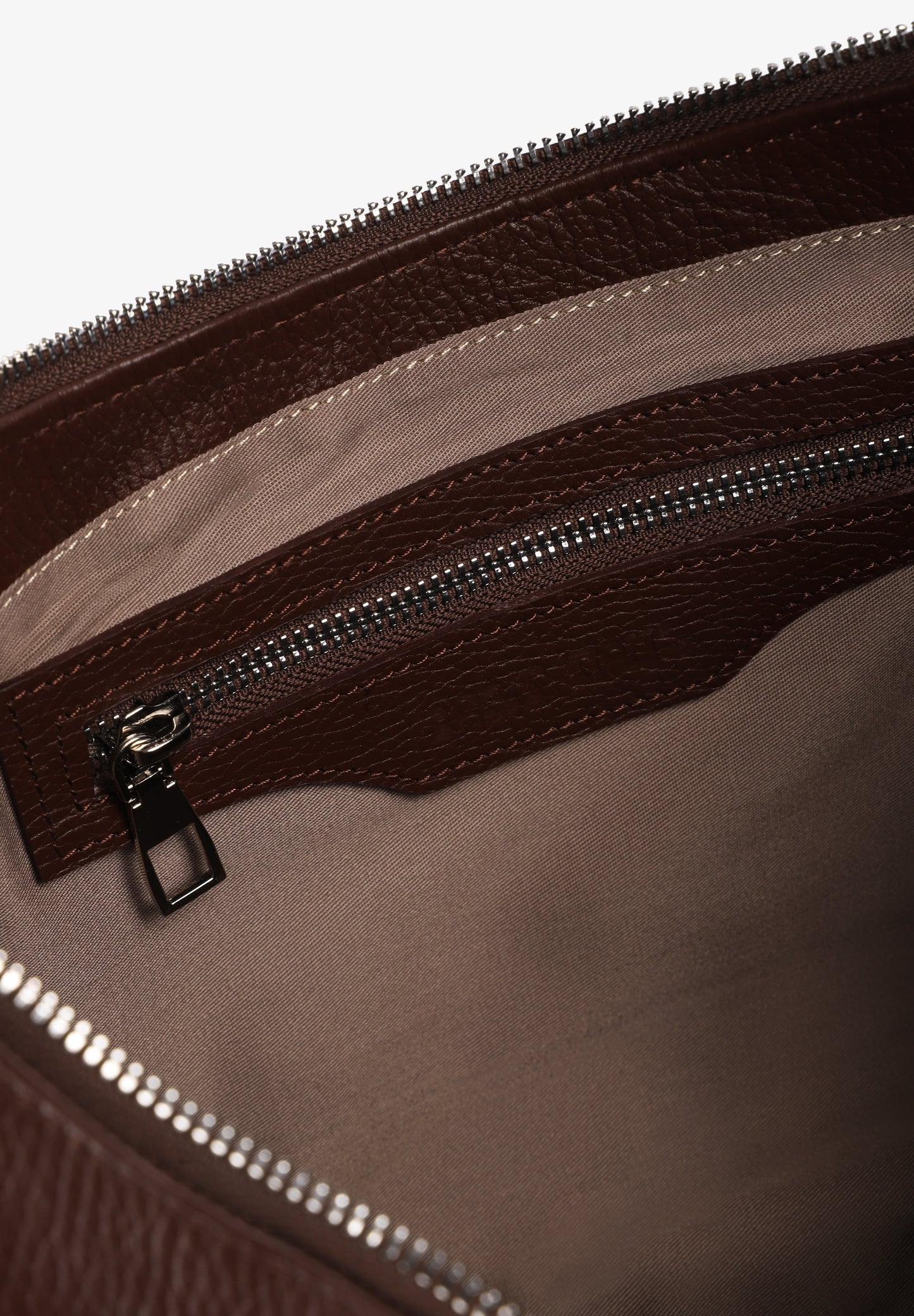 C'EST NOUS | BOLSA TIKA IN GRAINED LEATHER