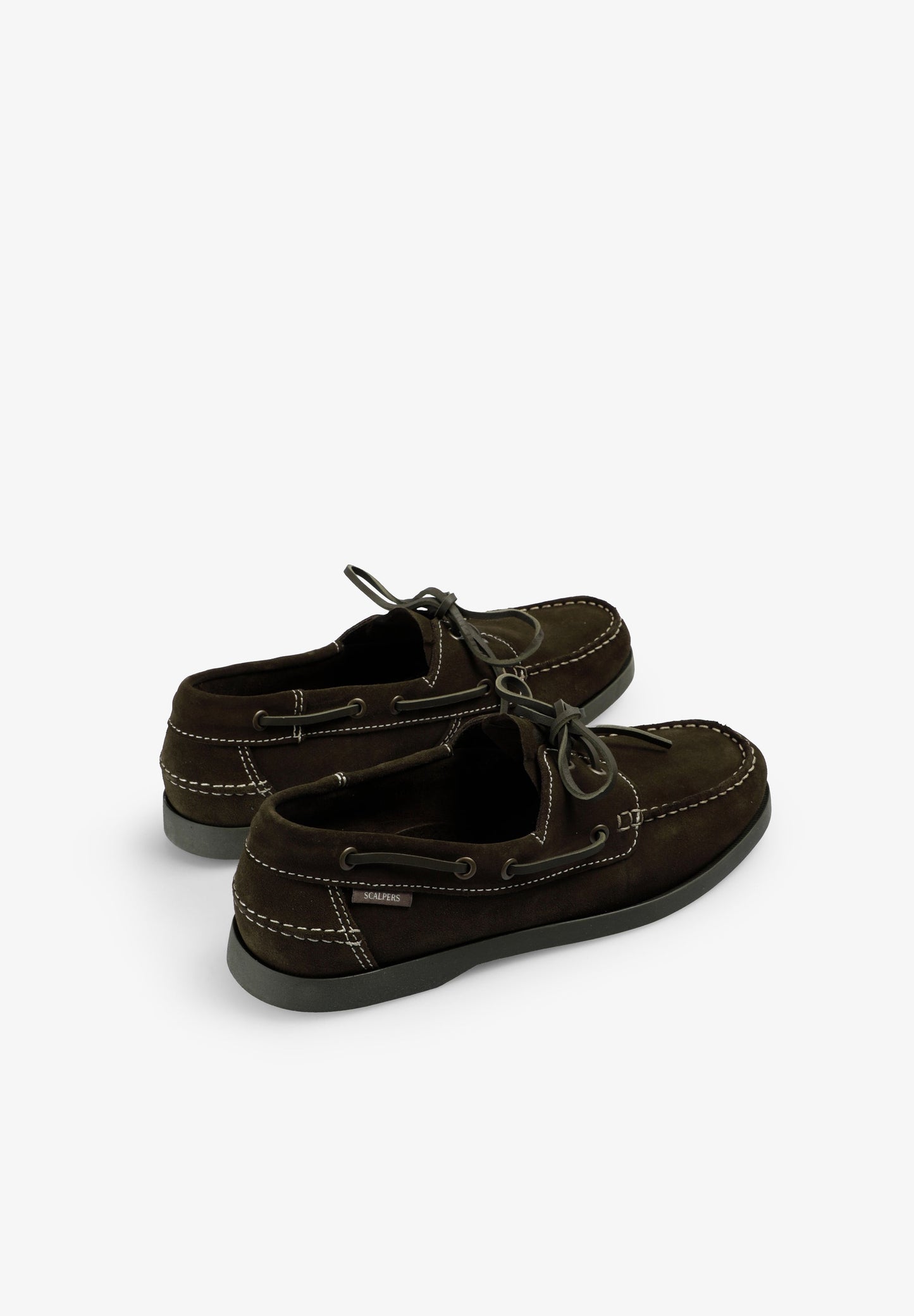 SAPATOS DE VELA DE CAMURÇA EM CONTRASTE