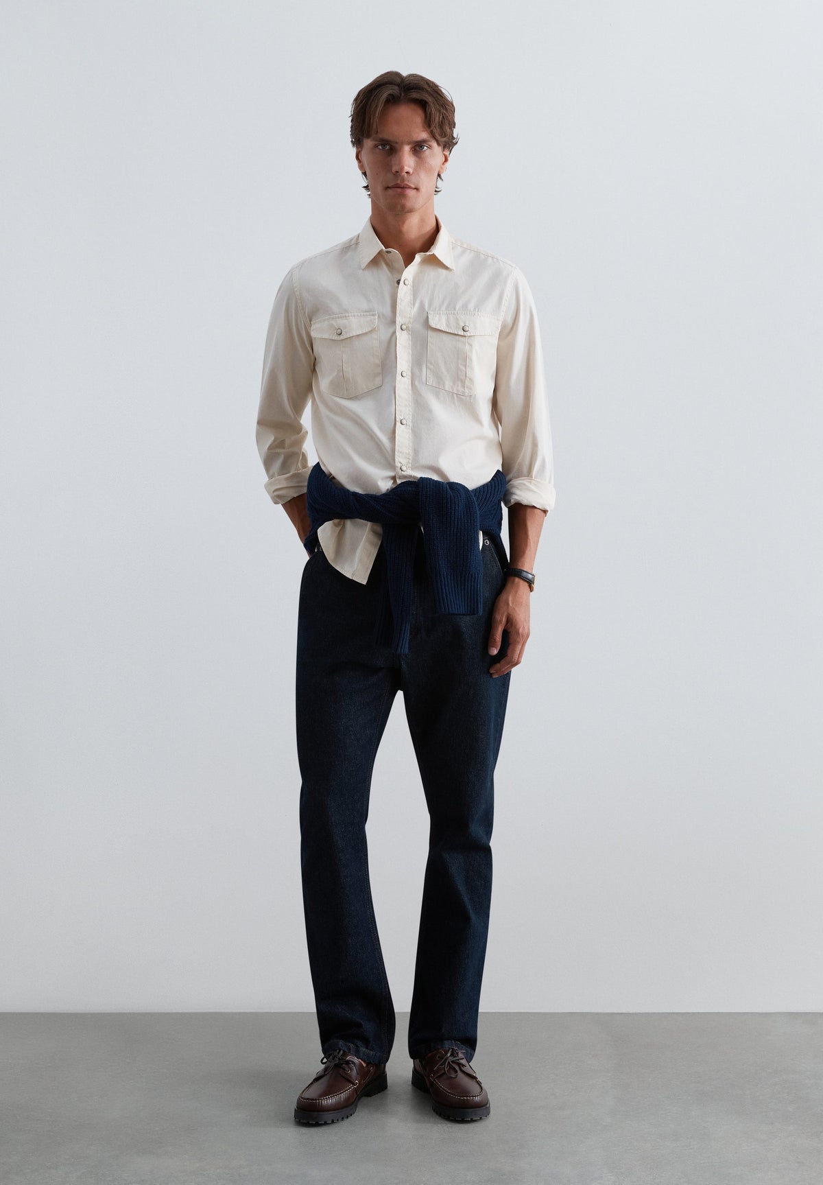 CAMISA DE BOLSOS COM BOTÃO