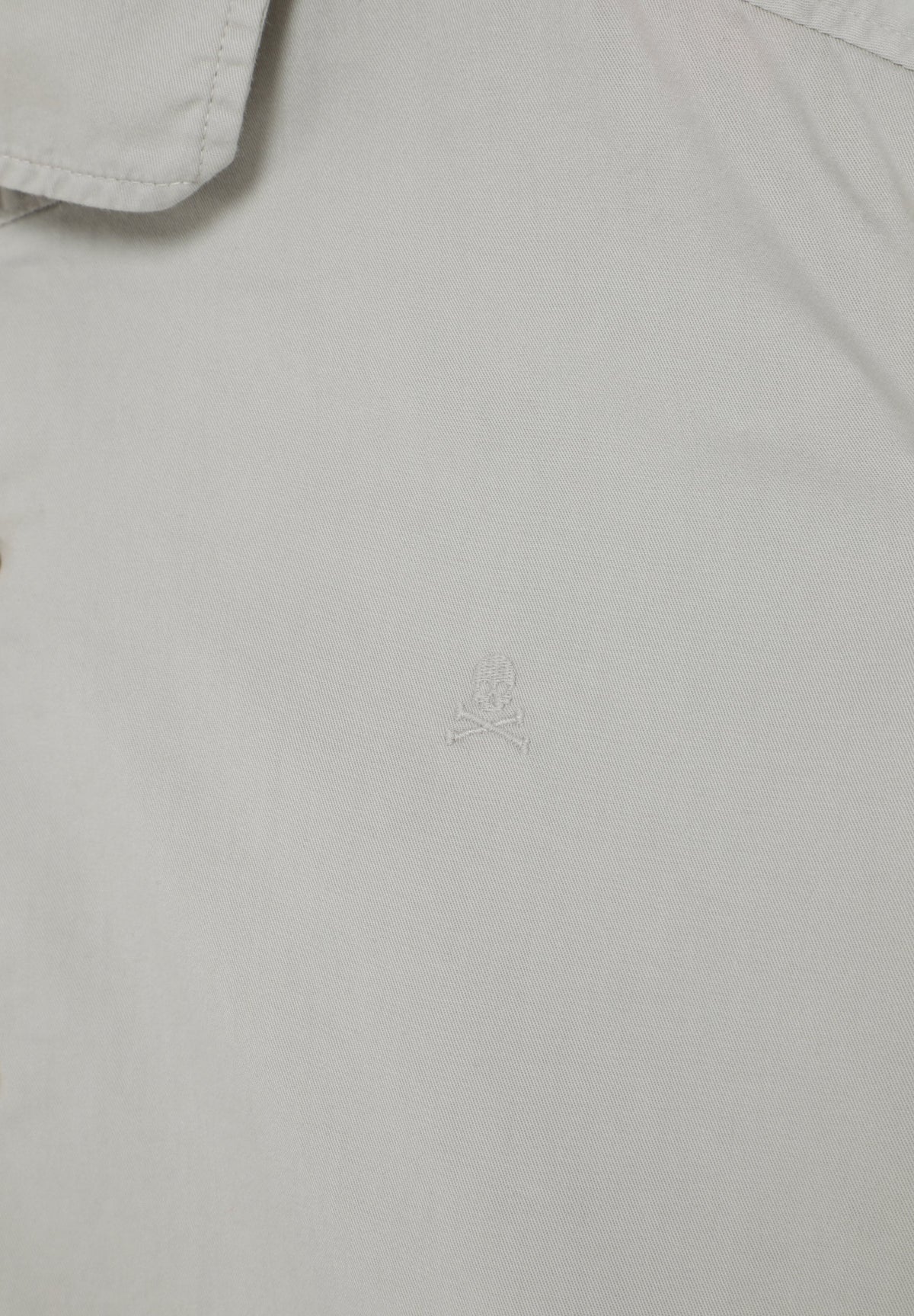 CAMISA COM SKULL NO TOM