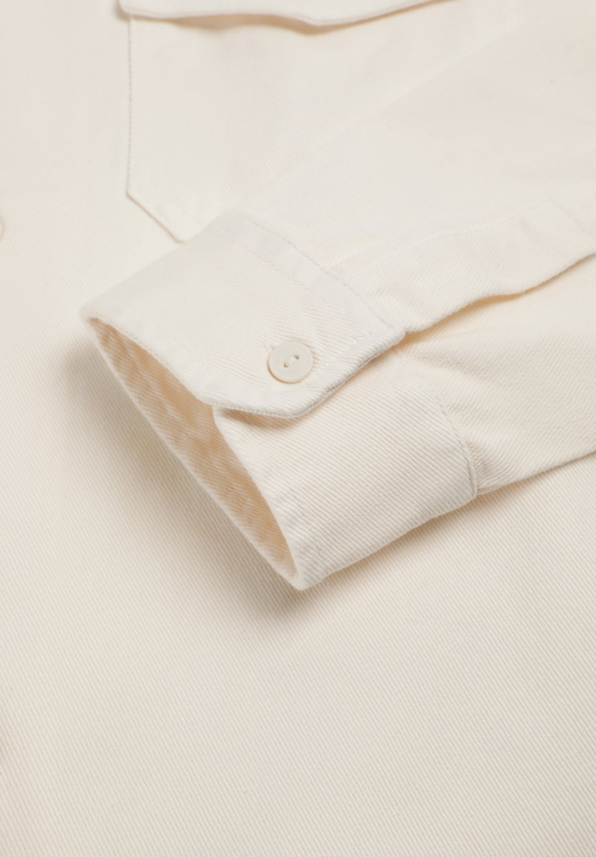 CAMISA COMPRIDA COM BOLSO BOXY FIT