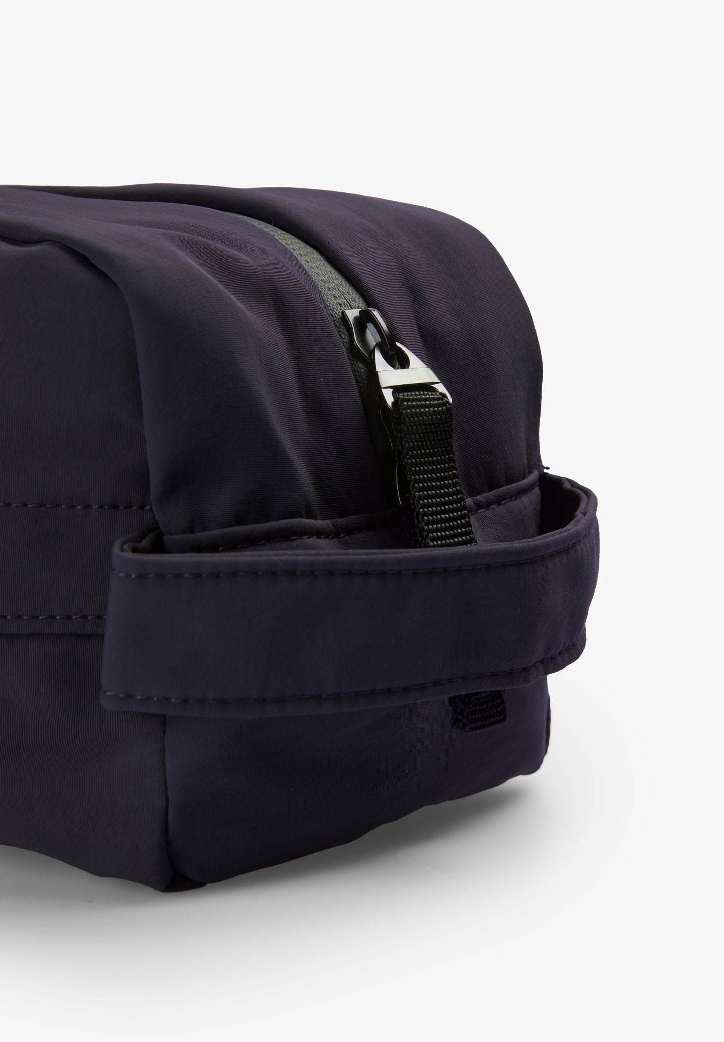 NECESSAIRE COM BOLSO FRONTAL