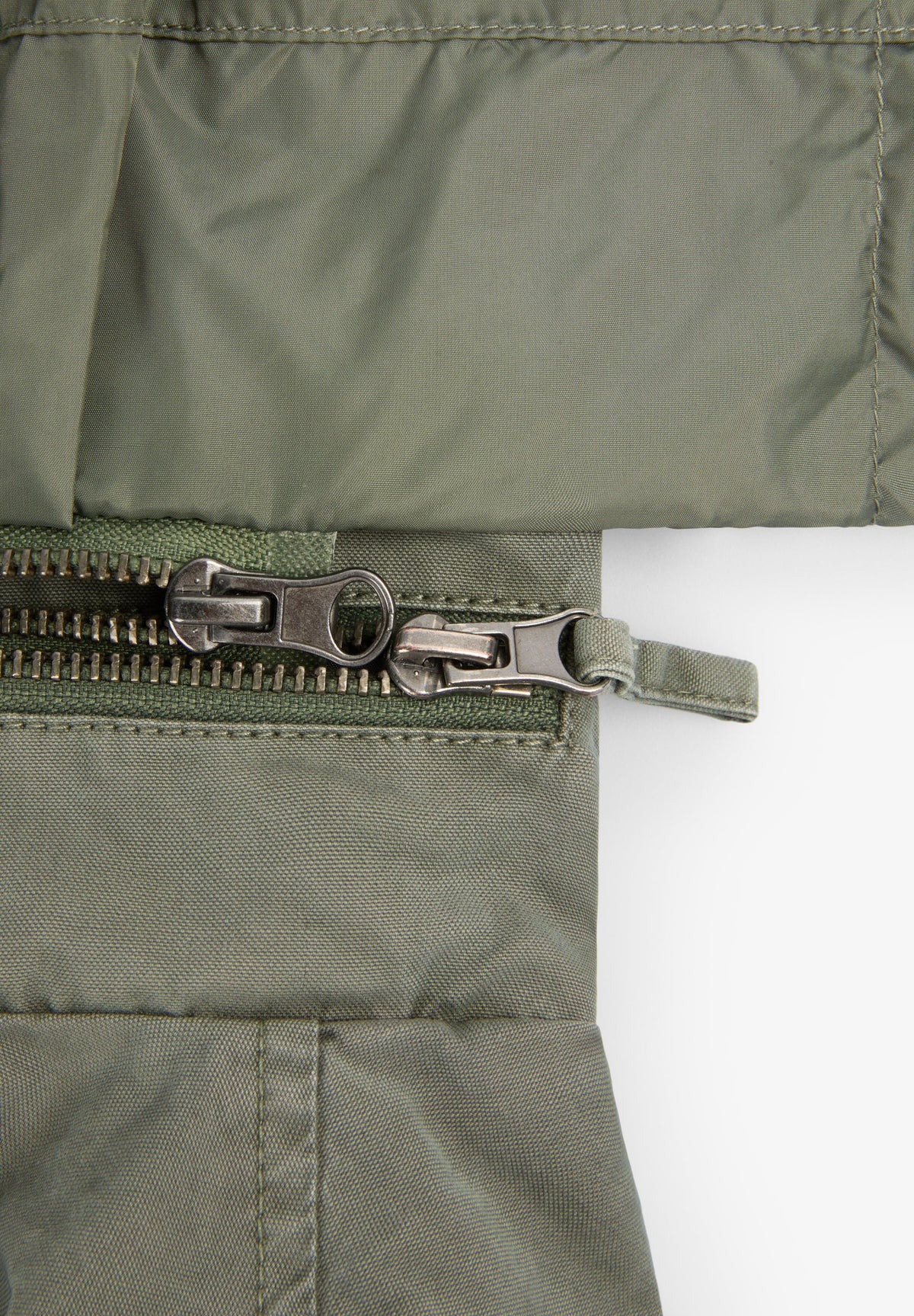 CARDIGAN MILITAR CAPUZ OCULTO