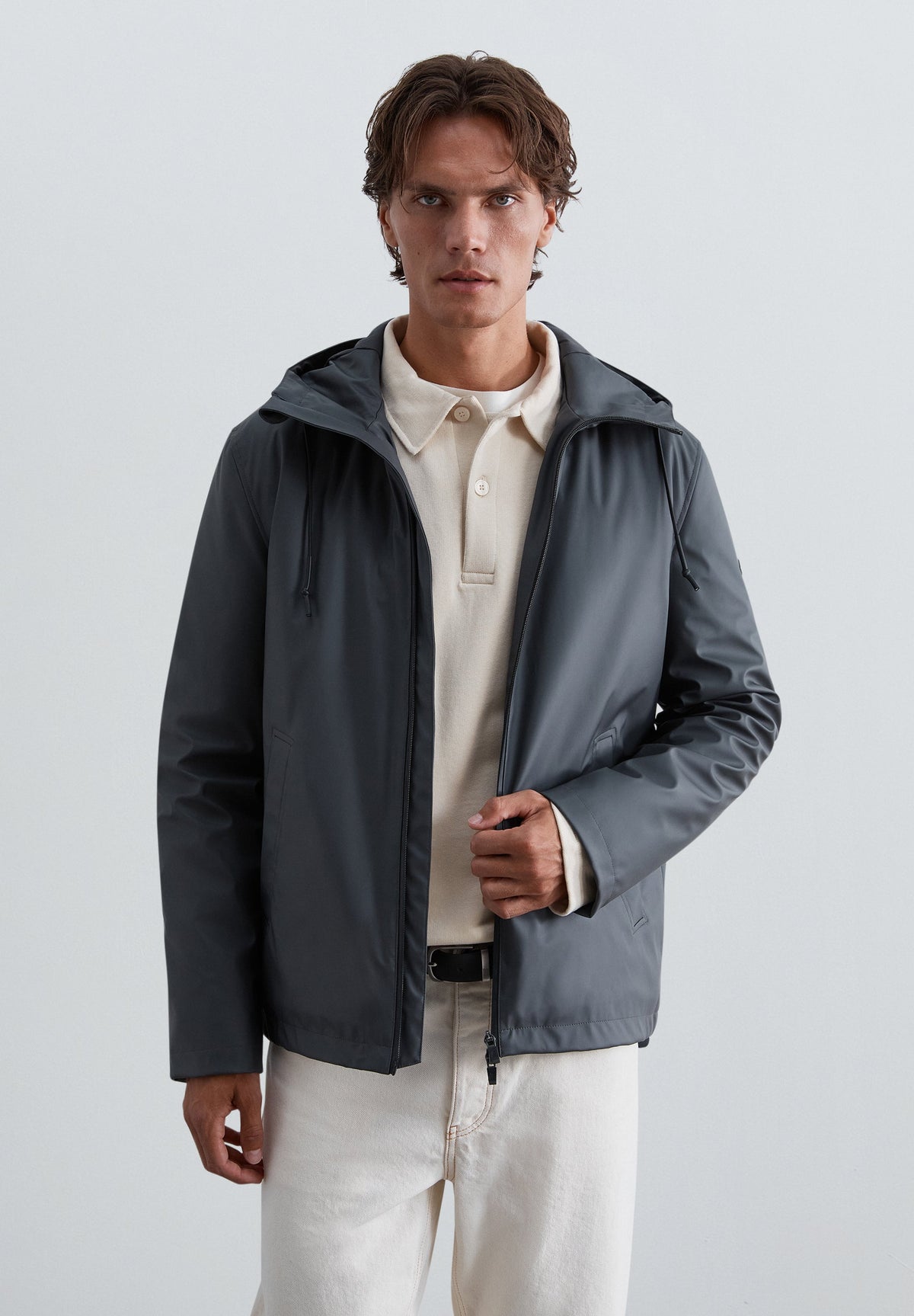 PARKA IMPERMEÁVEL COM CAPUZ