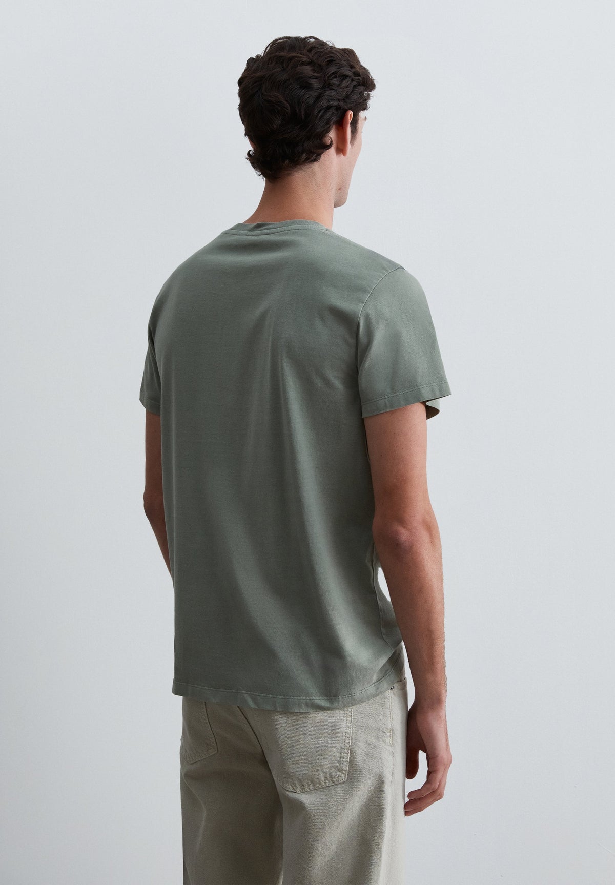 T-SHIRT SKULL BORDADA NO TOM
